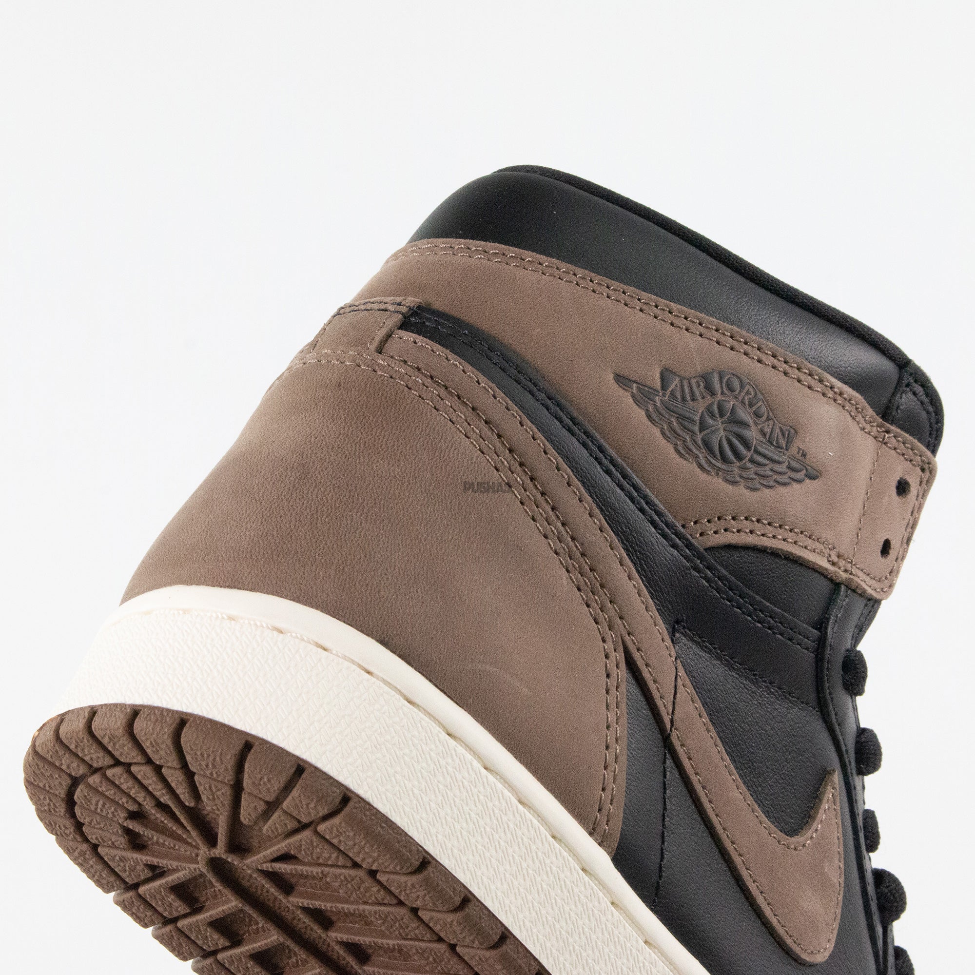 Air Jordan 1 Retro High OG 'Palomino' GS Sneakers (2023) - Classic Basketball Shoes for Women & Girls - Perfect for Streetwear, Casual Outfits & Sneaker Collection