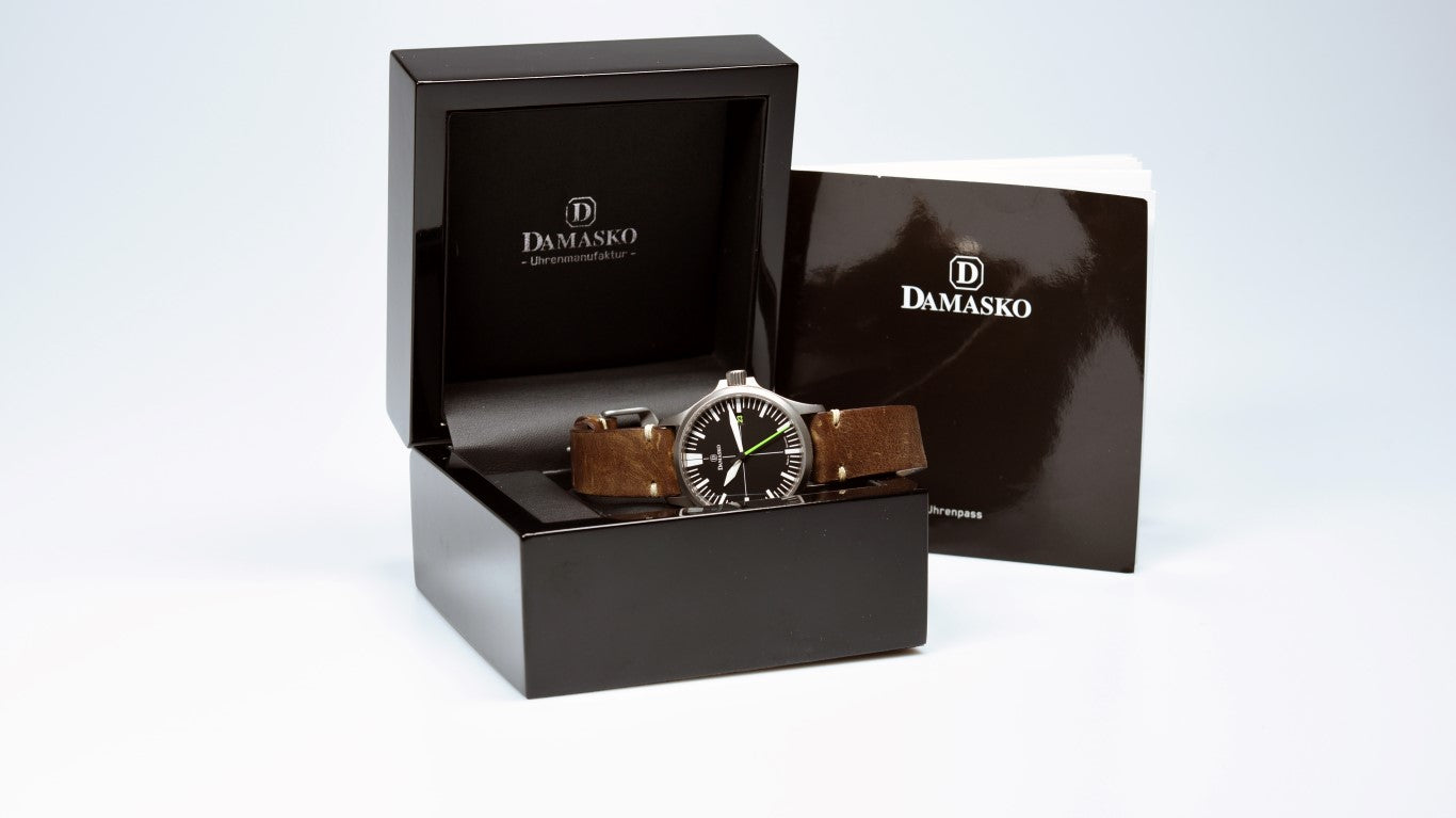 Pre-Owned Damasko DS30 Green Automatic Watch - Luxury German Timepiece for Men, Diving & Everyday Wear
