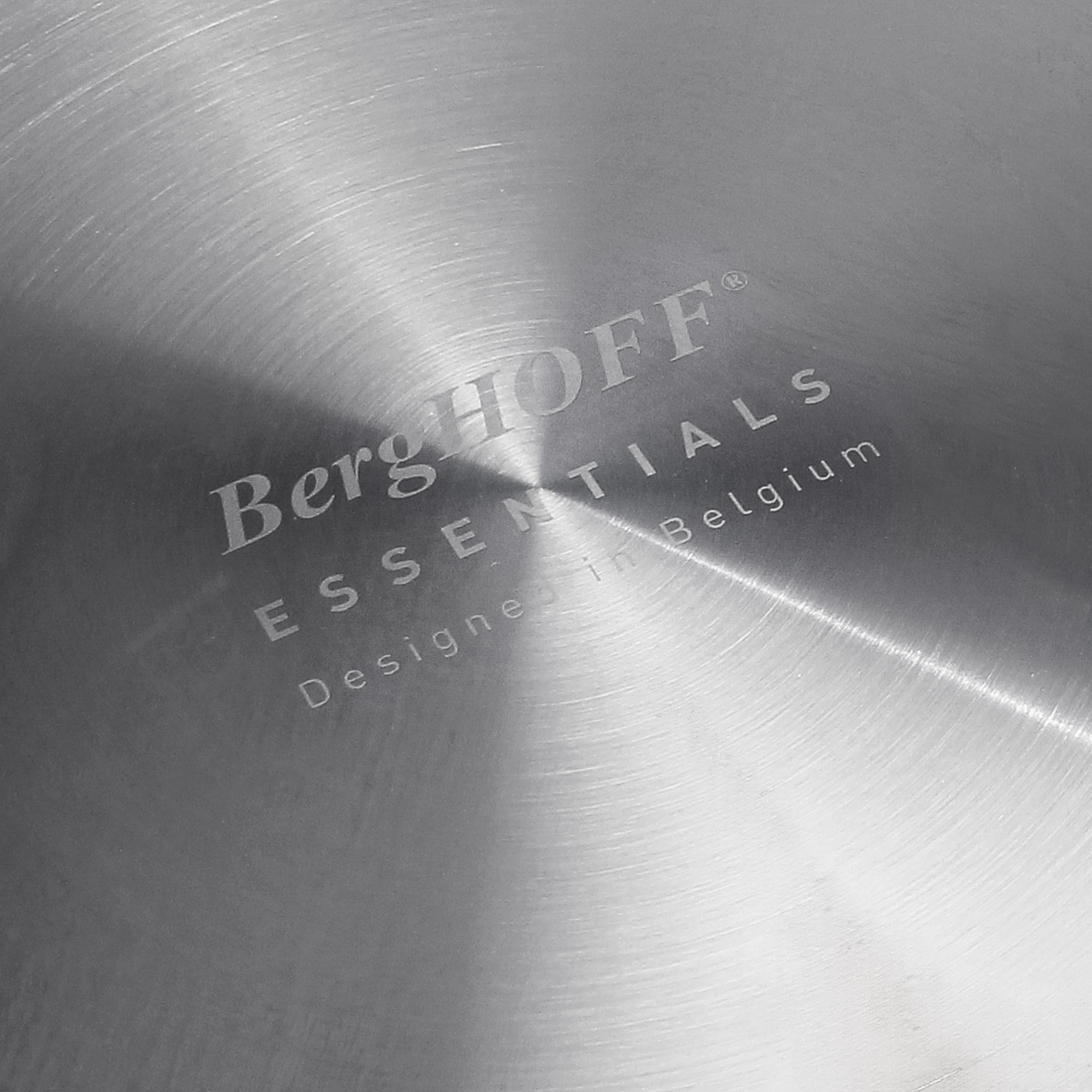 BergHOFF Professional Tri-Ply 18/10 Stainless Steel 11-Inch Sauté Pan with Stainless Steel Lid - 4.6 Quart Capacity - Perfect for Searing, Braising & Sautéing - Ideal for Home Chefs & Professional Kitchens