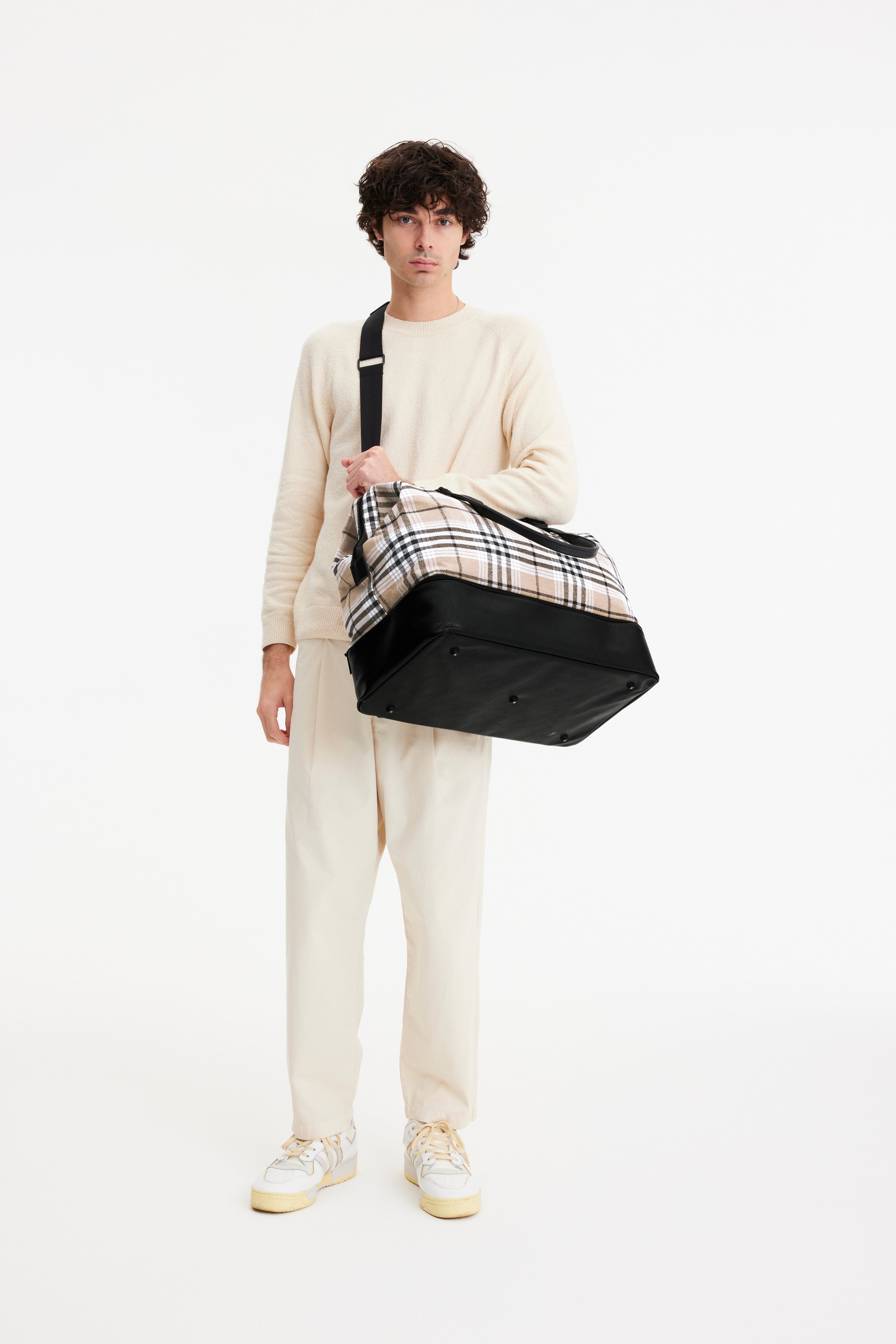 Stylish Plaid Weekender Bag - Durable Travel Duffel for Weekend Getaways & Gym Essentials | Perfect for Short Trips, Workouts & Overnight Stays