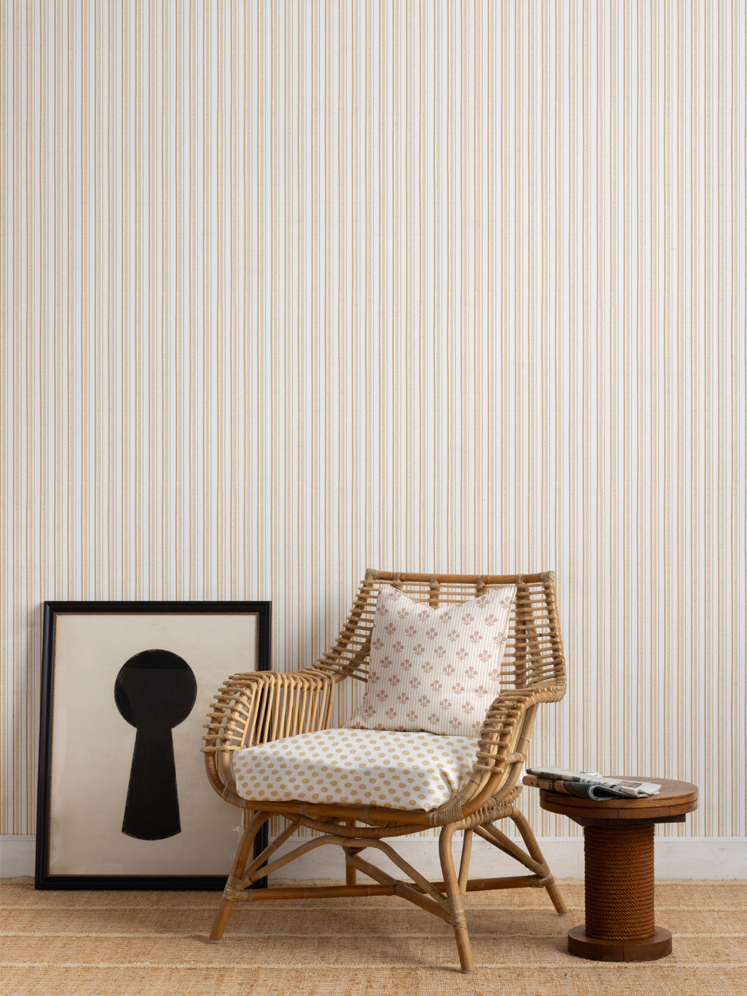 Stylish 'Hatch Stripe' Peel and Stick Wallpaper - Modern Geometric Honeycomb Pattern - Perfect for Nursery, Bedroom, or Home Office Decor