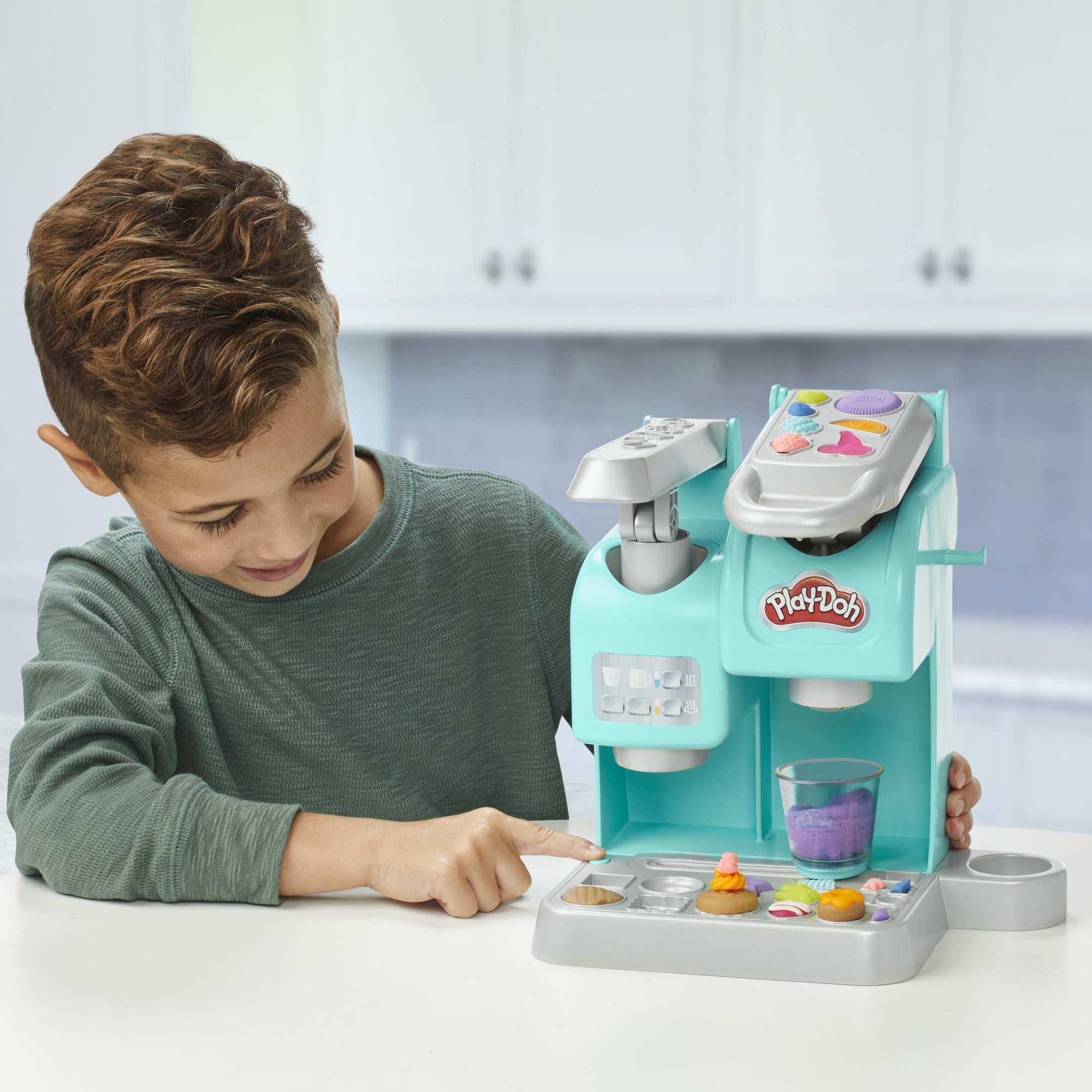 Play-Doh Kitchen Creations Super Café Toy Coffee Maker Set with 20 Accessories & 8 Play-Doh Cans - Pretend Play, Kids Baking & Cooking Role Play, Creative Fun for Toddlers & Preschoolers