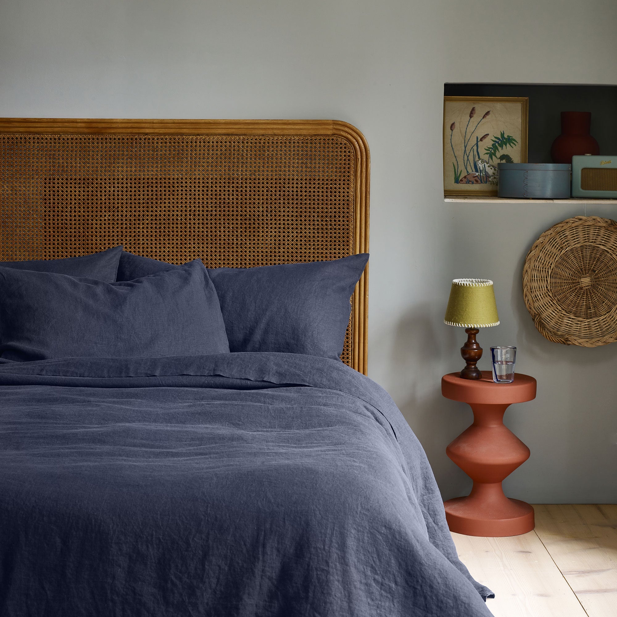 Premium 100% Linen Pillowcase Set of 2 - Breathable & Hypoallergenic Bedding for All Seasons - Perfect for Home, Hotel, and Airbnb Use