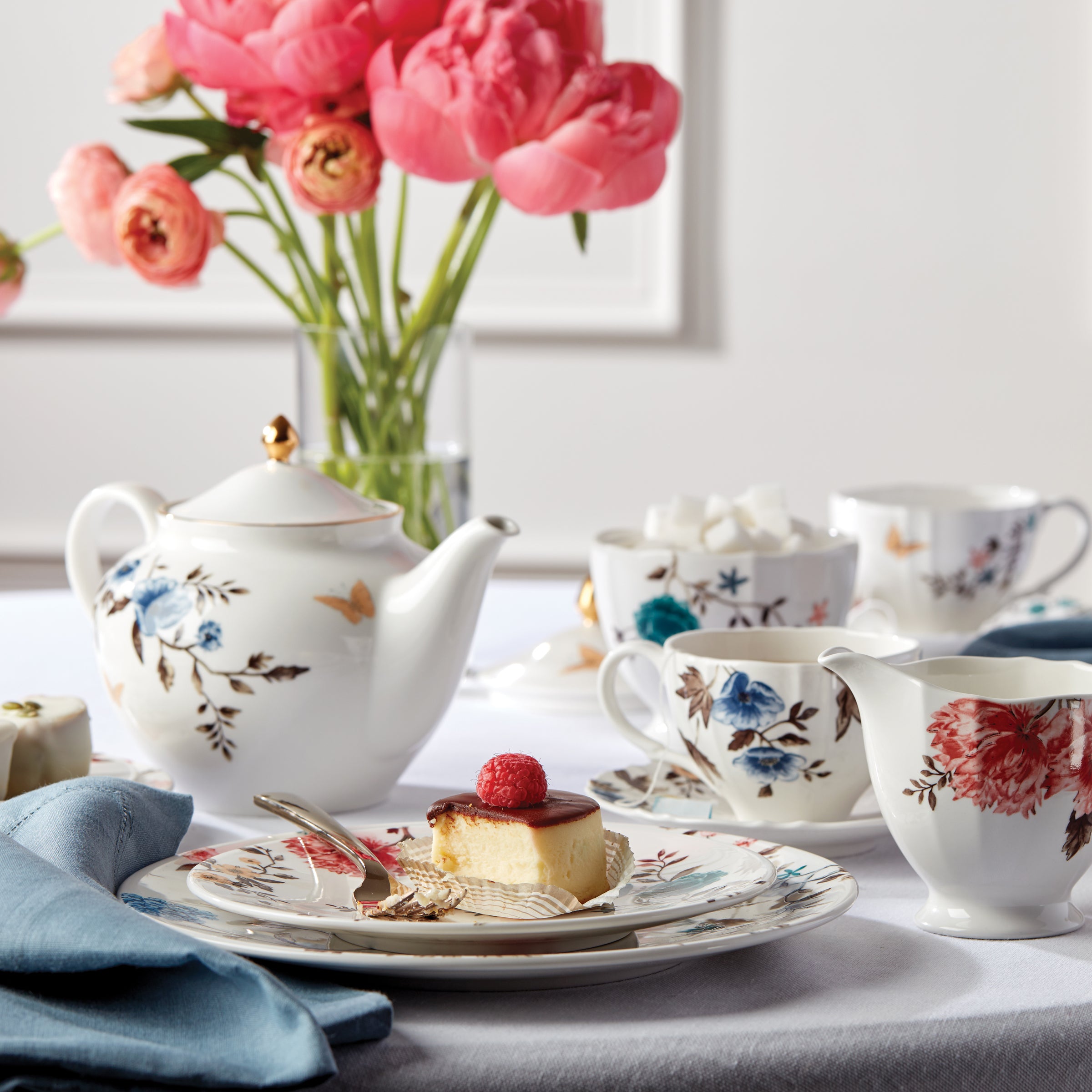 Sprig & Vine White Ceramic Teapot - Elegant and Durable for Tea Lovers - Perfect for Home, Office, and Gift Giving