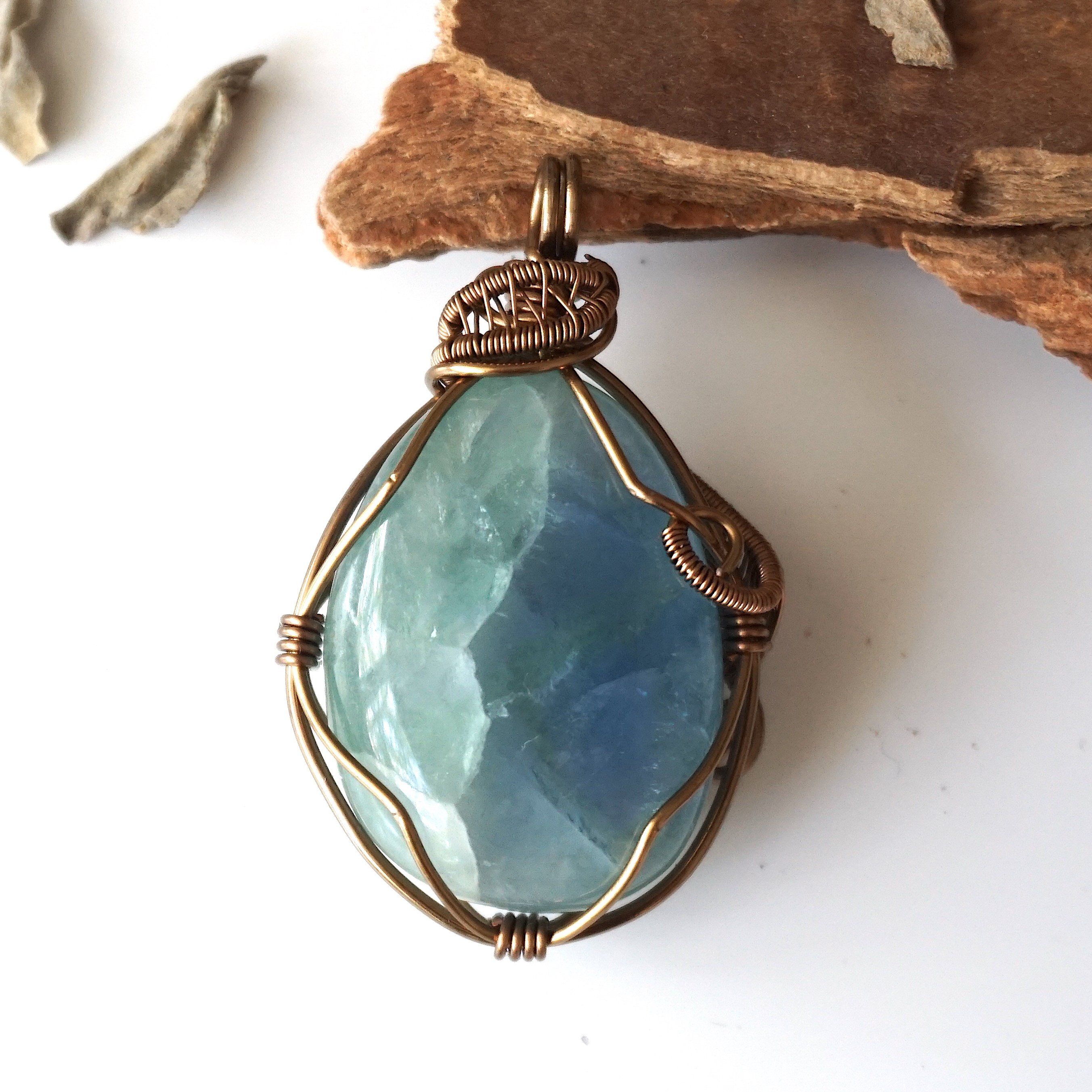 Green Fluorite Necklace in Antique Bronze - Healing Crystal Jewelry for Chakra Balancing & Spiritual Energy | Perfect for Meditation, Yoga & Gift Giving