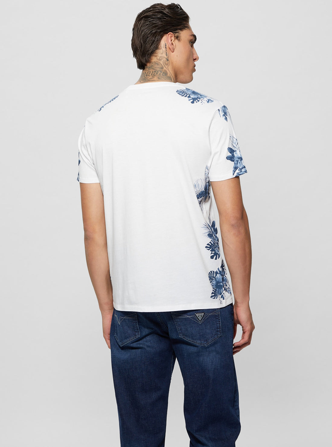 Eco-Friendly White Watercolor Palm Tree T-Shirt for Men & Women - Casual Summer Beach Wear & Tropical Vacation Outfit