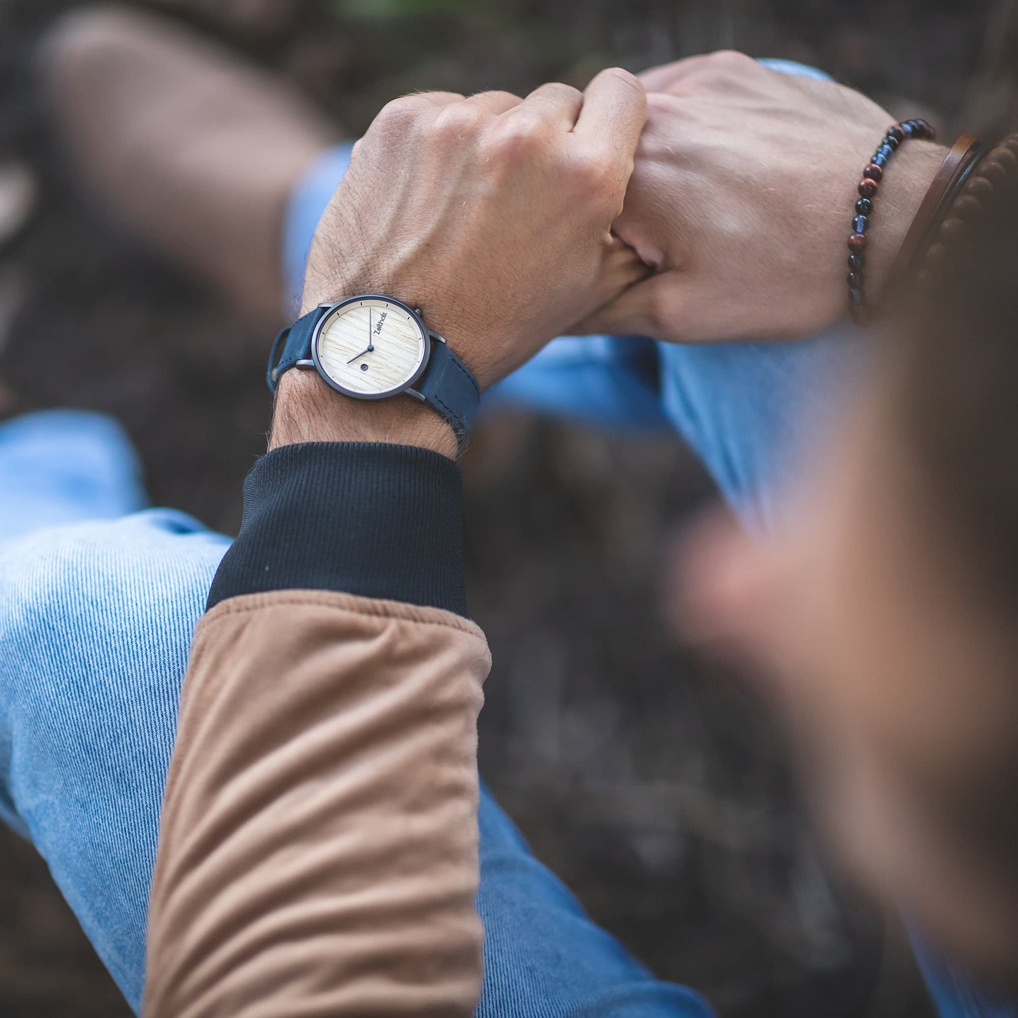 Zeitholz Unisex Wooden Watch - Zweibach Model | 100% Natural Oakwood Handmade Watch with Precise Quartz Movement | Lightweight Analog Wooden Wristwatch for Men & Women | Adjustable Band for All Wrist Sizes | Perfect for Outdoor Activities, Casual Wear & Eco-Friendly Gifts
