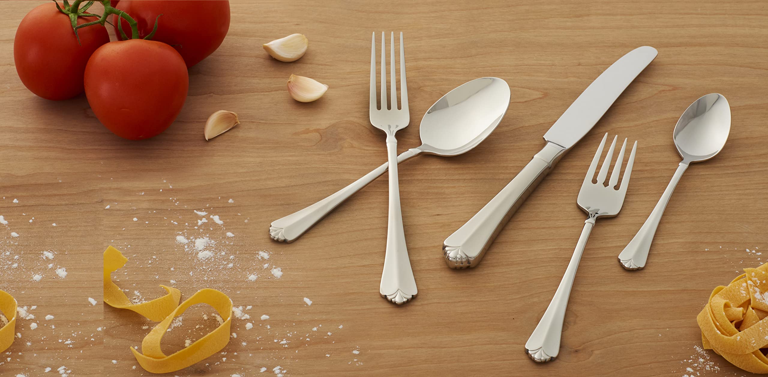 Oneida Julliard 20-Piece Stainless Steel Flatware Set - Service for 4 - Elegant Dining Utensils for Everyday Meals & Dinner Parties - Dishwasher Safe Silverware Set