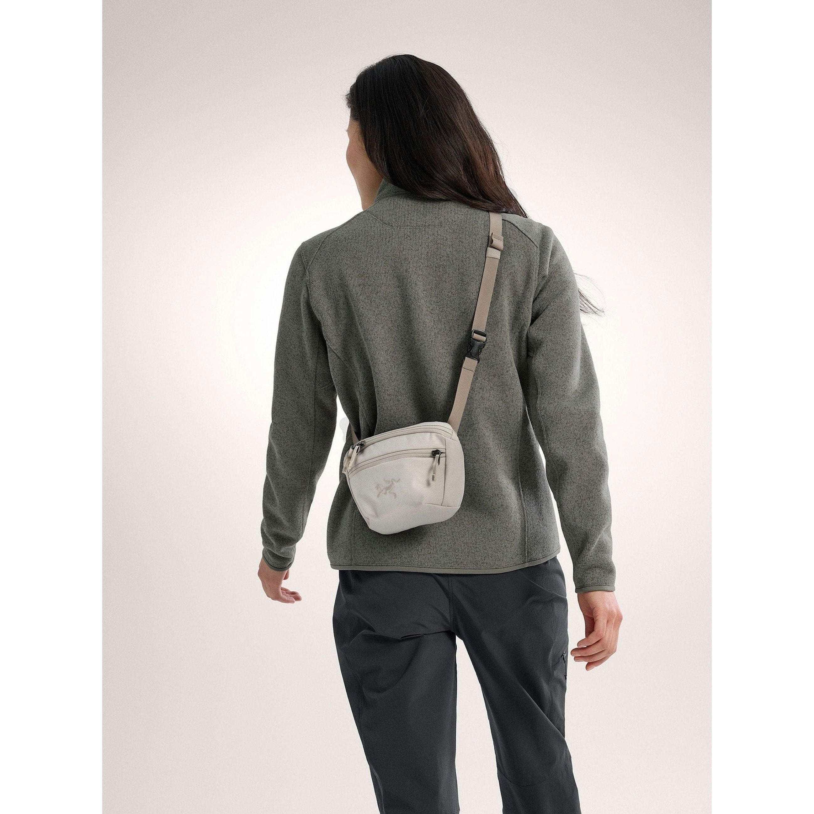 Arc'teryx Mantis 1 Waist Pack - Lightweight & Durable Fanny Pack for Hiking, Travel & Everyday Use | Water-Resistant & Adjustable Belt | Perfect for Outdoor Adventures & Commuting