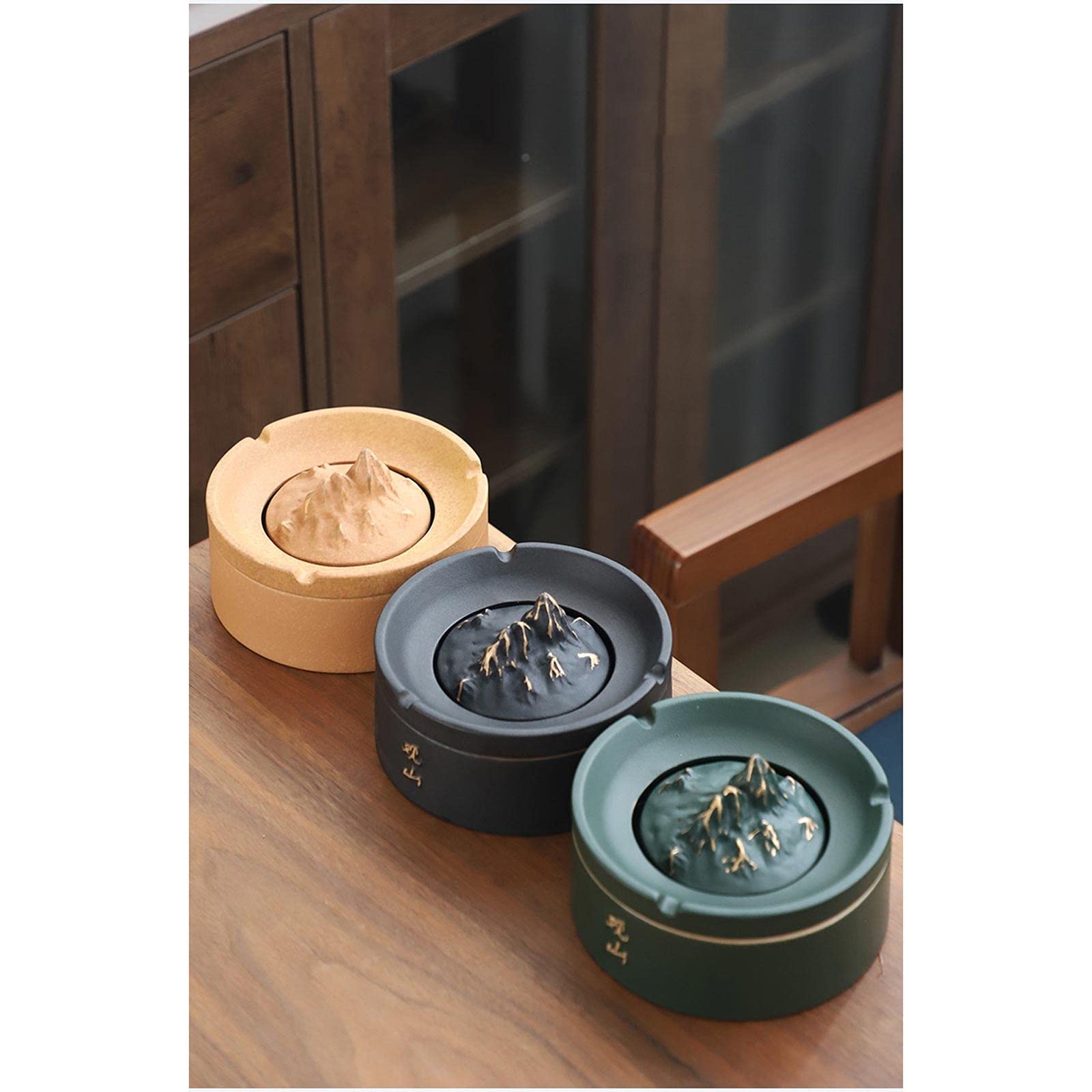 Premium Ceramic Ashtray with Lid - Large Capacity Car & Home Ash Tray for Living Room, Office, Patio - Elegant Green Decorative Gift for Smokers (Ideal for Indoor/Outdoor Use)