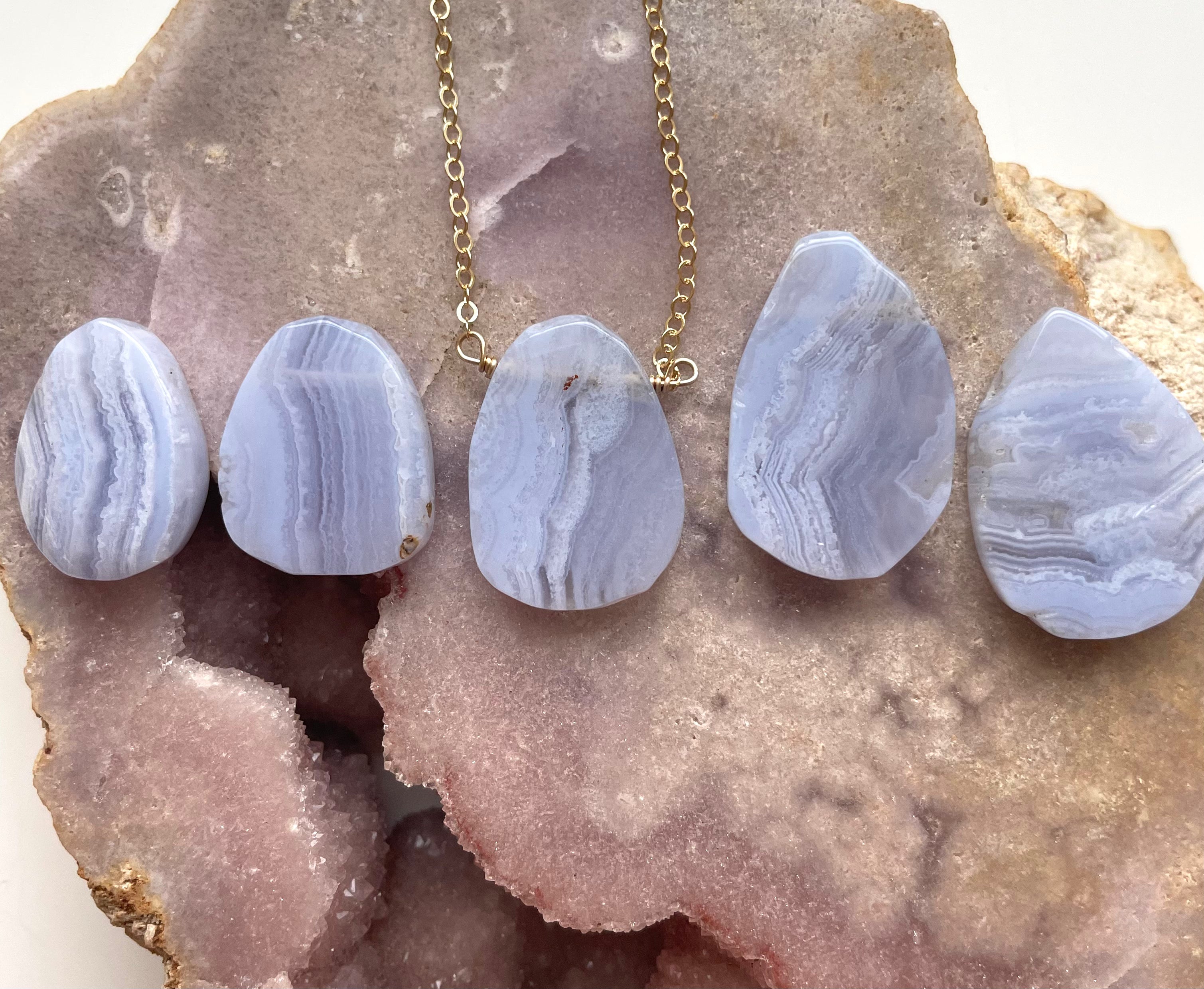 Blue Lace Agate Crystal Pendant Necklace - Healing Stone Jewelry for Women, Natural Gemstone Choker with Adjustable Chain, Perfect for Meditation, Yoga & Spiritual Gifts