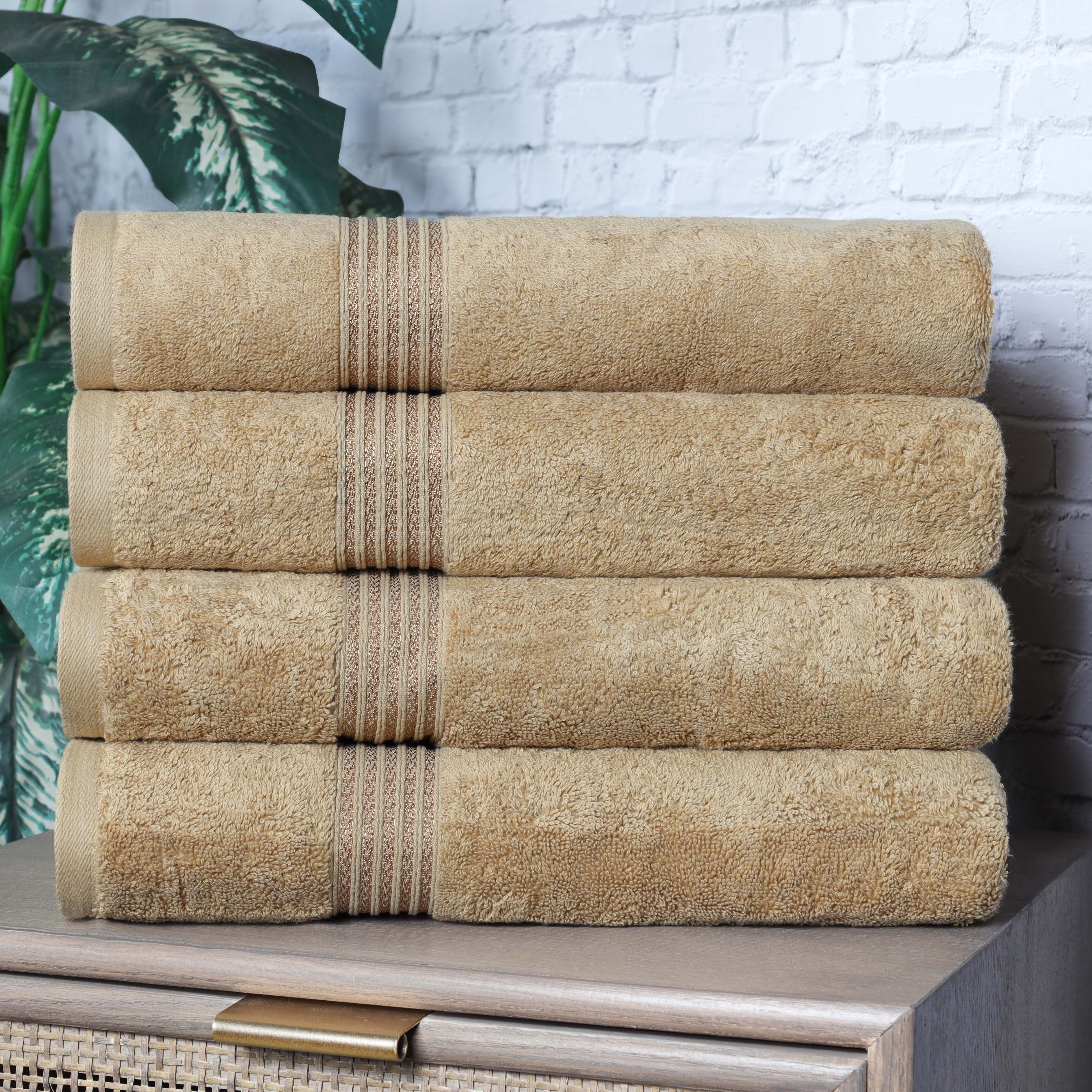 Premium Egyptian Cotton Bath Towel Set of 4 - Ultra Soft & Highly Absorbent Luxury Towels for Spa, Bathroom & Beach Use