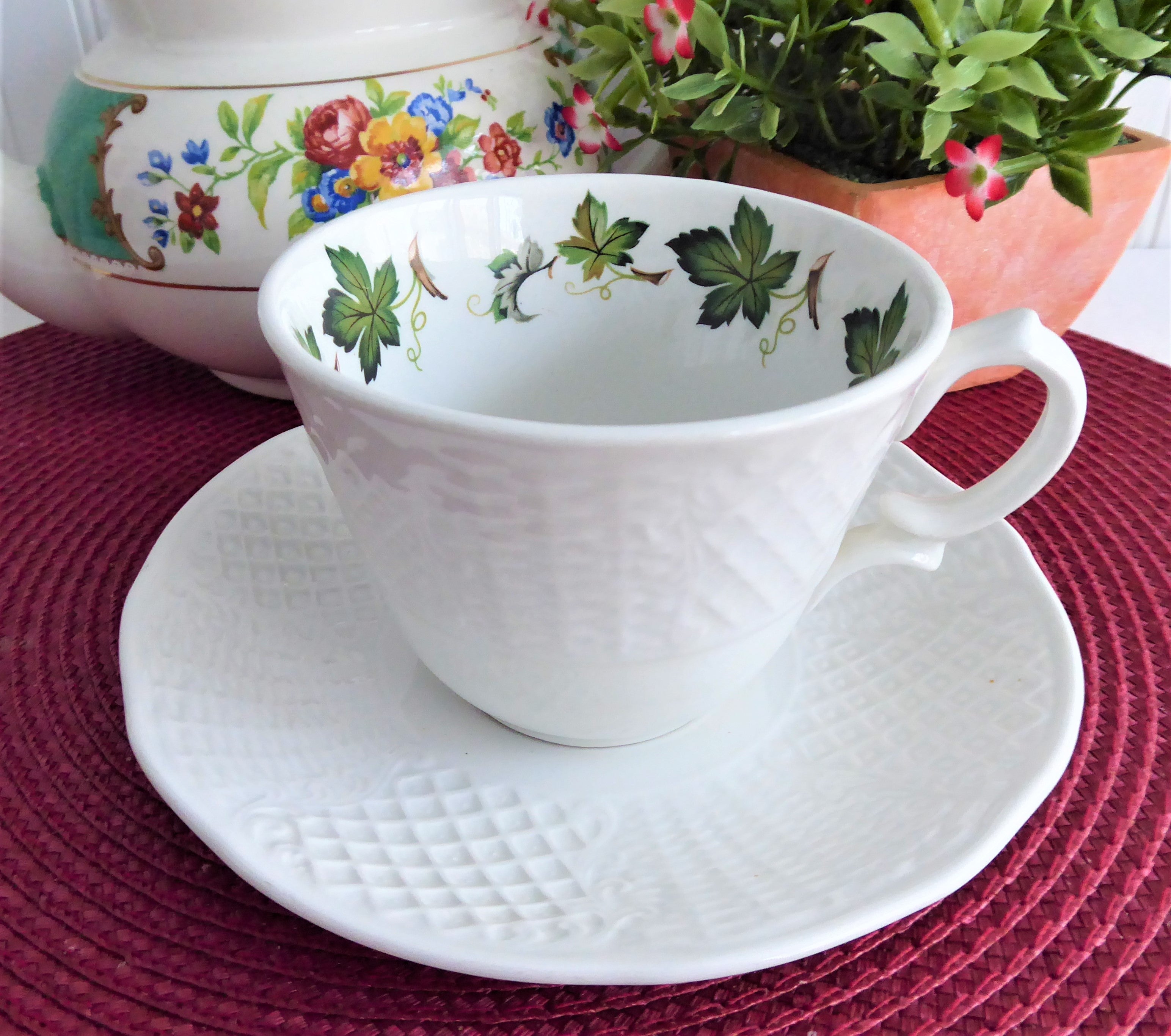 Vintage 1940s England Marlborough Pattern Cup and Saucer Set - Handcrafted Basketweave Design with Grape Leaves - Perfect for Afternoon Tea, Collectible Tableware, and English Cottage Decor