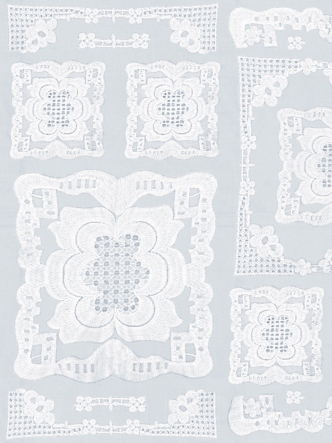 Sarah Jessica Parker 'Ingela' Wallpaper - Pale Blue Floral Design | Perfect for Bedroom, Living Room & Nursery Decor