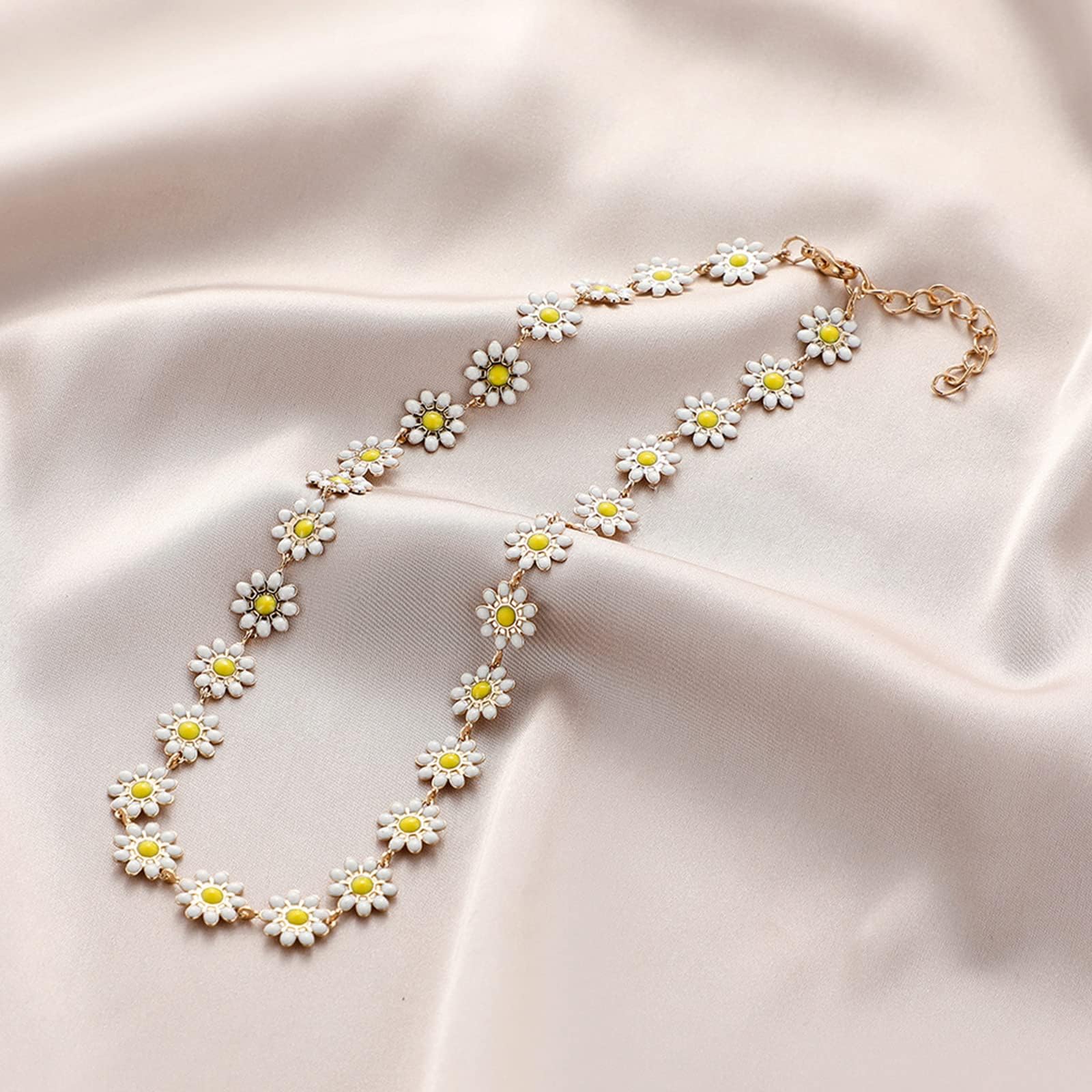 Daisy Flower Necklace for Women - Elegant Summer Daisy Charm Pendant Choker, Princess Daisy Costume Jewelry, Trendy Spring & Summer 2025 Fashion Accessory | Perfect for Daily Wear, Parties, Weddings & Boho Outfits