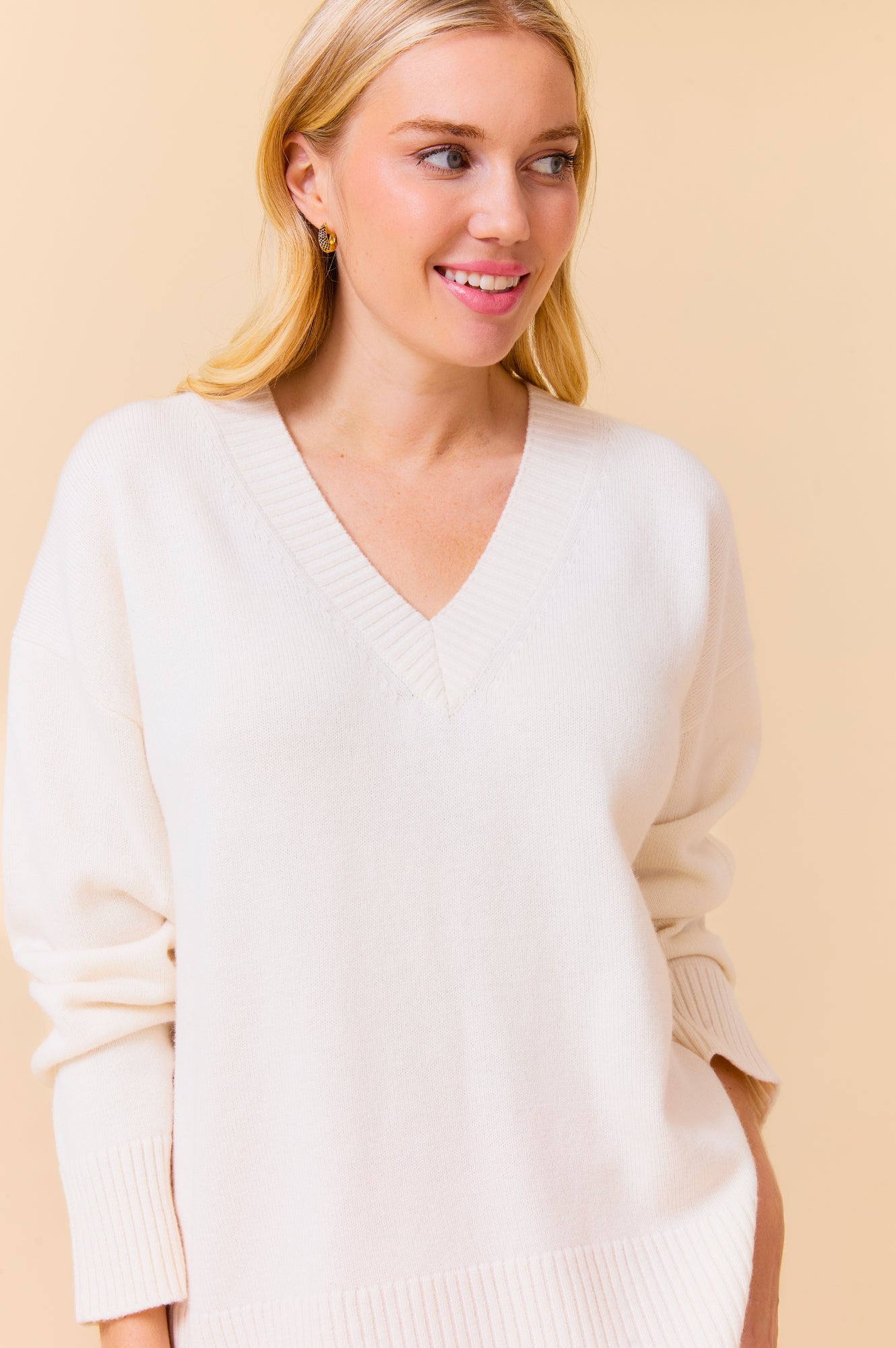 Premium Merino Wool Relaxed V-Neck Sweater for Women - Soft & Comfortable Cream Pullover | Perfect for Casual Wear, Office & Winter Layering