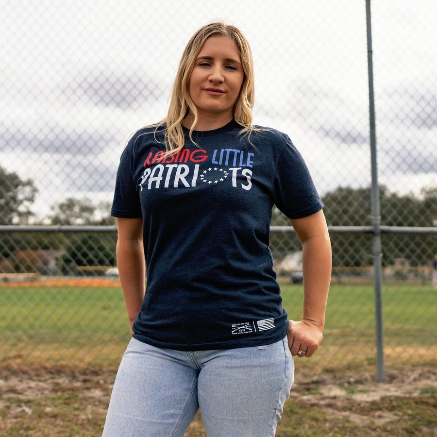 Women's Patriotic Boyfriend Fit T-Shirt - Comfortable & Stylish Midnight Navy Top for Casual Wear & Fourth of July Celebrations