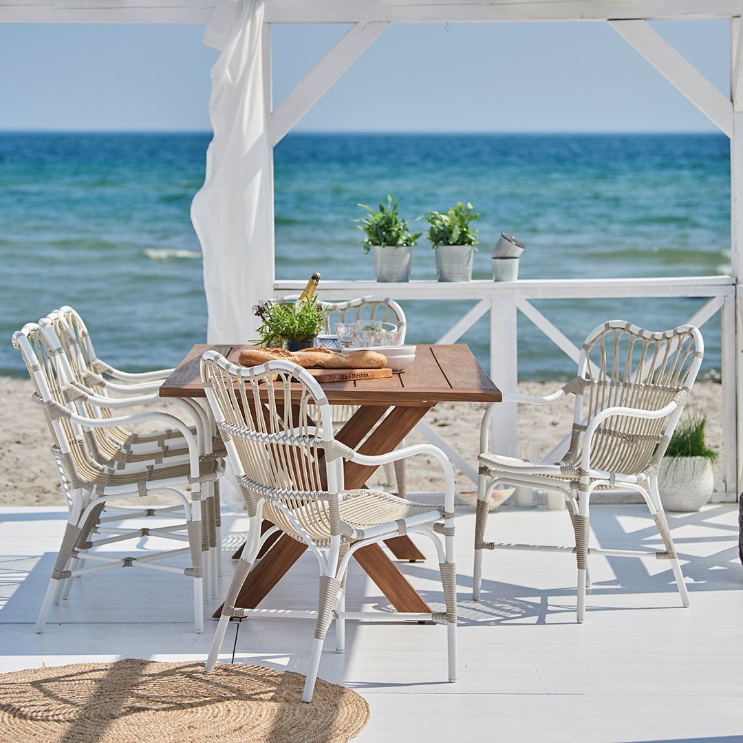 George Outdoor Dining Table - Weather-Resistant Patio Table for Garden, Backyard, and Poolside Gatherings - Perfect for Outdoor Entertaining and Al Fresco Meals