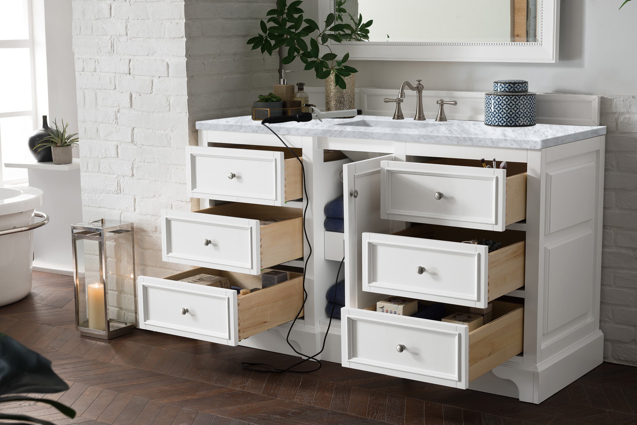 De Soto 60-Inch Single Bathroom Vanity with 3CM Carrara Marble Top in Bright White - Perfect for Modern Master Bathrooms & Powder Rooms