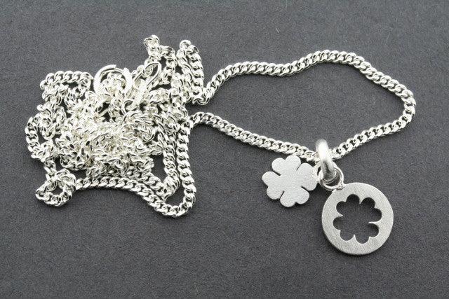 Elegant Clover Cutout Pendant Necklace with 45cm Link Chain - Perfect for Everyday Wear, Gifts & Special Occasions