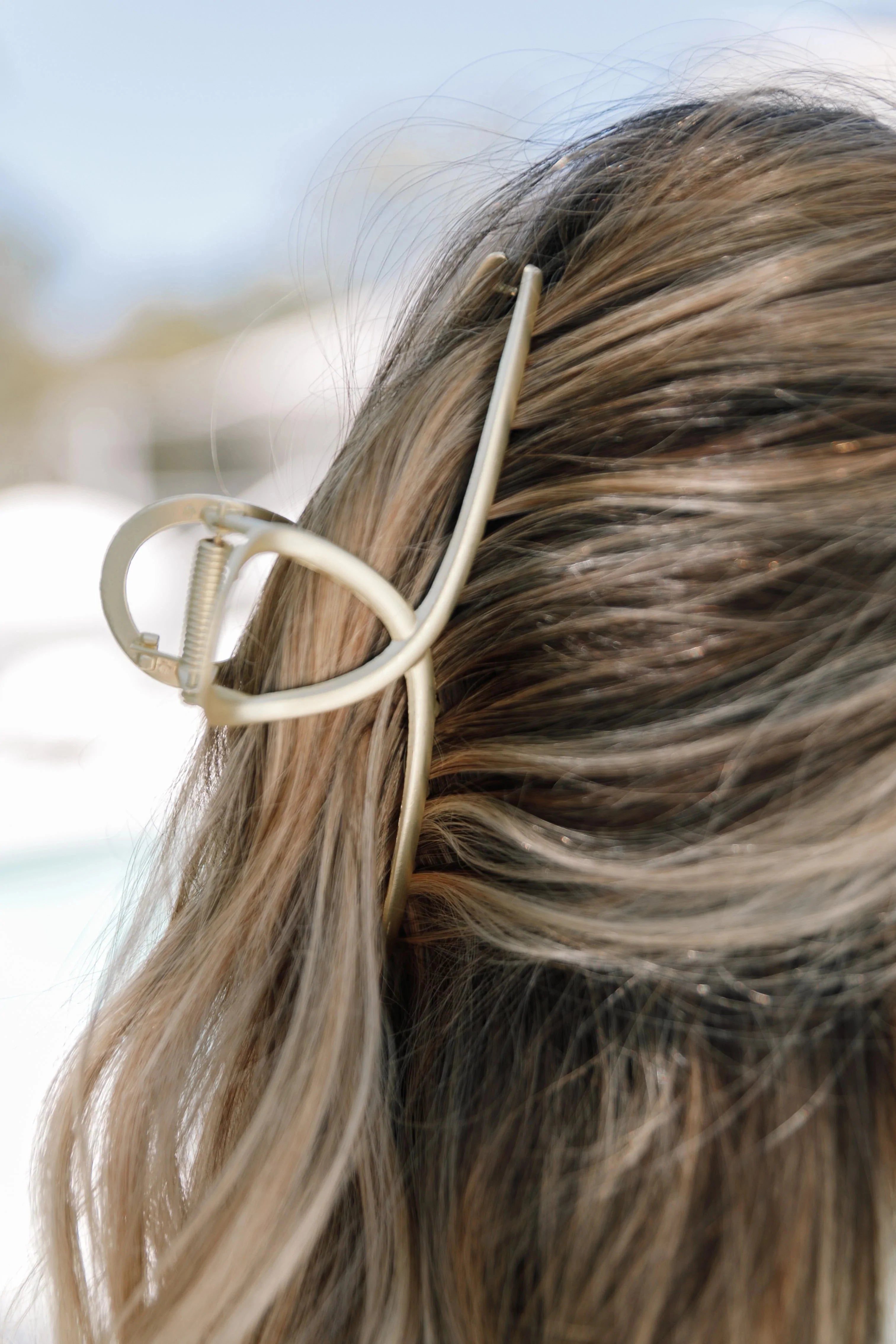 Linda Hair Clip - Gold Hair Accessory for Women | Perfect for Parties, Weddings & Everyday Style