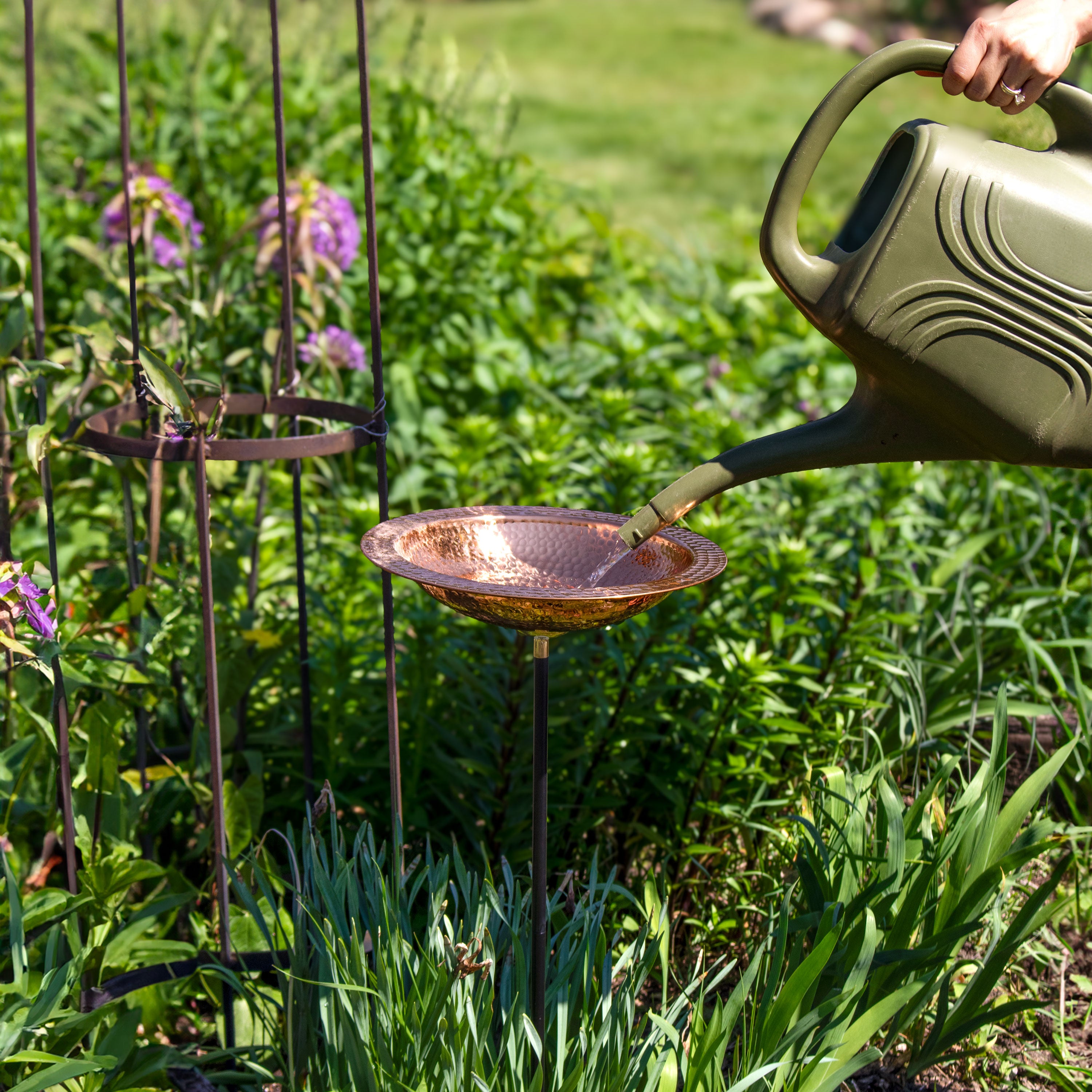 Hand-Hammered Copper Bird Bath & Feeder - Outdoor Garden Decor for Birds - Perfect for Backyard, Patio, and Garden Decoration