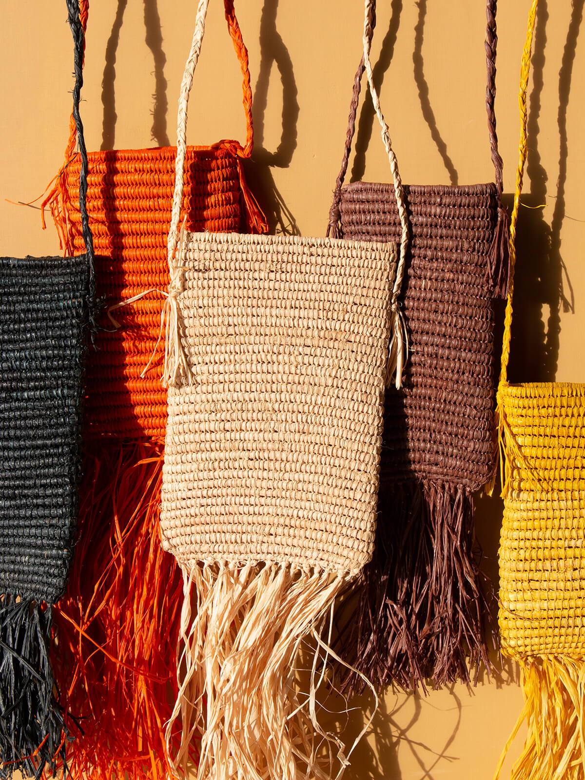 Stylish Raffia Tassel Handbag for Women - Medium Size Boho Beach Bag - Perfect for Summer Vacations, Pool Parties & Weekend Getaways