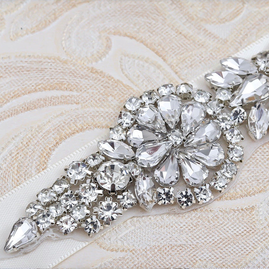 Lilian Silver Crystal Bridal Belt - Elegant Wedding Sash for Bride, Bridesmaids & Prom - Perfect for Weddings, Formal Events & Special Occasions
