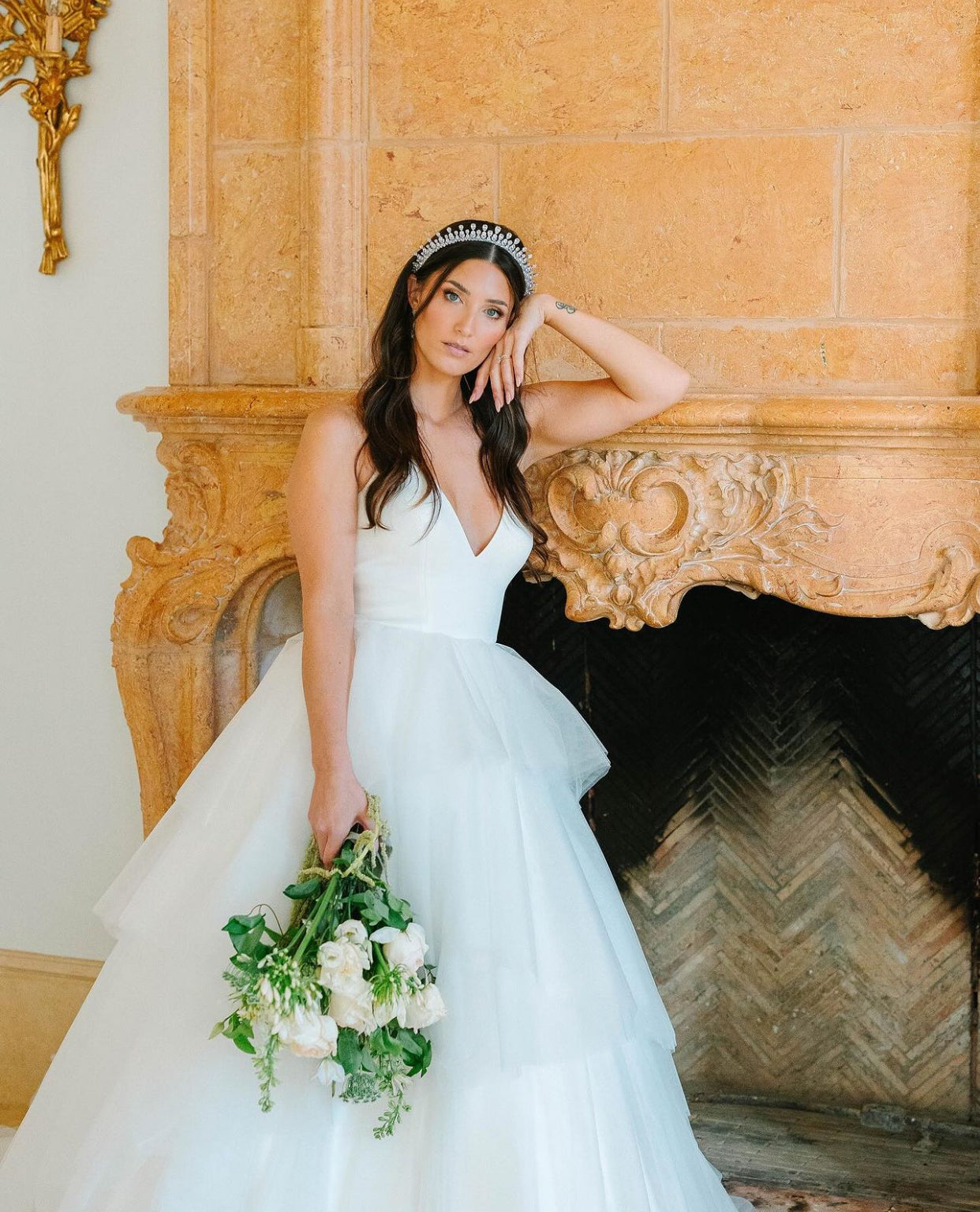 QUEEN ANNE Simulated Diamond Halo Tiara - Elegant Crystal Bridal Crown for Weddings, Prom, Pageants & Special Occasions