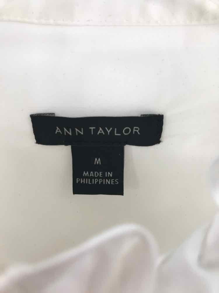 Pre-Owned Ann Taylor White Button Down Blouse Size Medium - Perfect for Office Wear & Business Casual Outfits