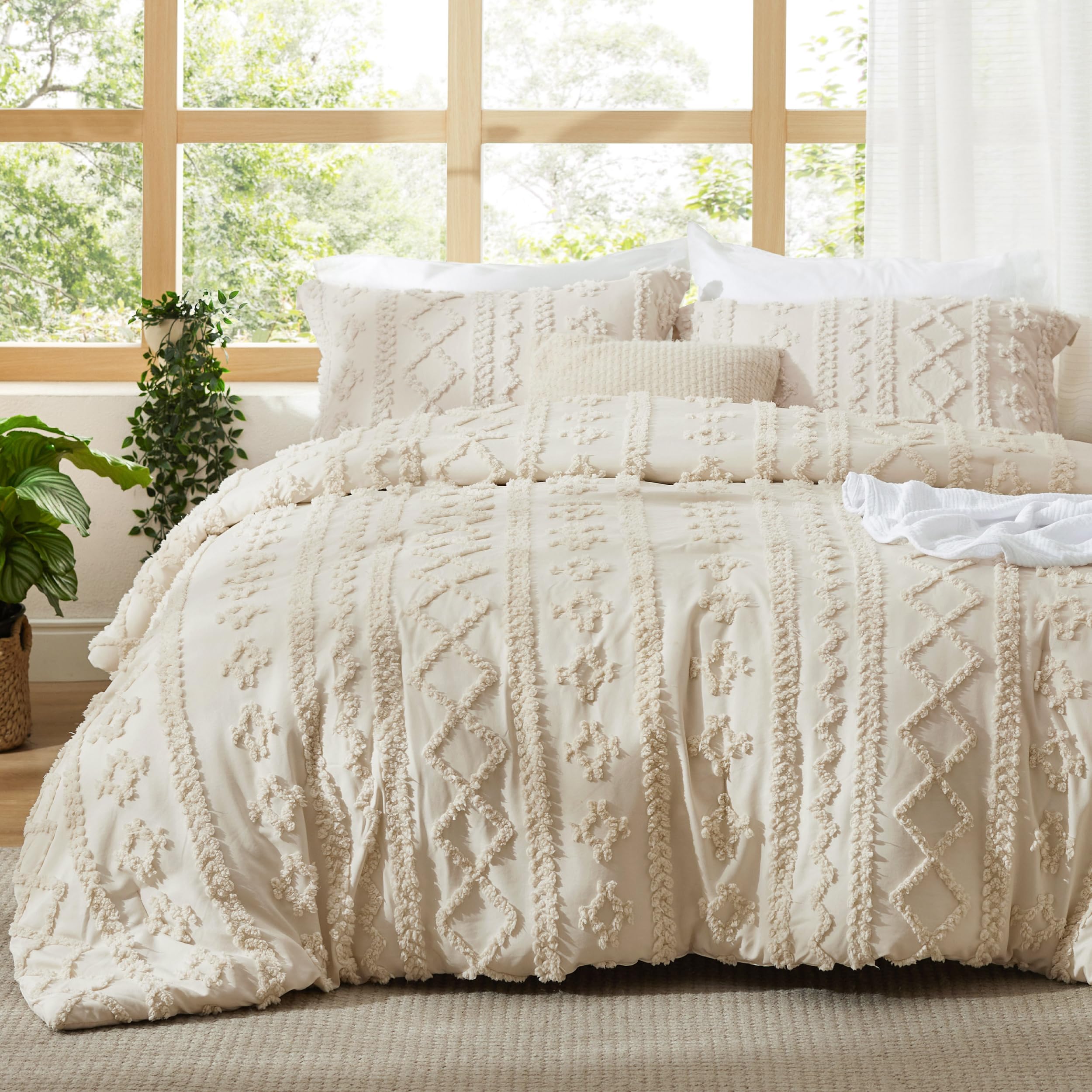 Bedsure Tufted Boho Comforter Set Queen Size - 3 Piece Beige Bohemian Bedding Set with Farmhouse Embroidery, Soft Jacquard All-Season Comforter for Women | Perfect for Master Bedroom, Guest Room & Boho Chic Home Decor