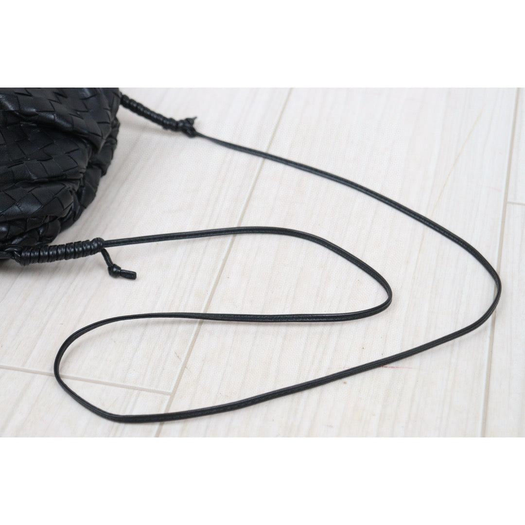 Bottega Veneta S25032619 Mini Pouch Classic in Genuine Lamb Leather - Pre-Owned Luxury Handbag (Very Good Condition) | Perfect for Evening Events, Date Nights & Special Occasions