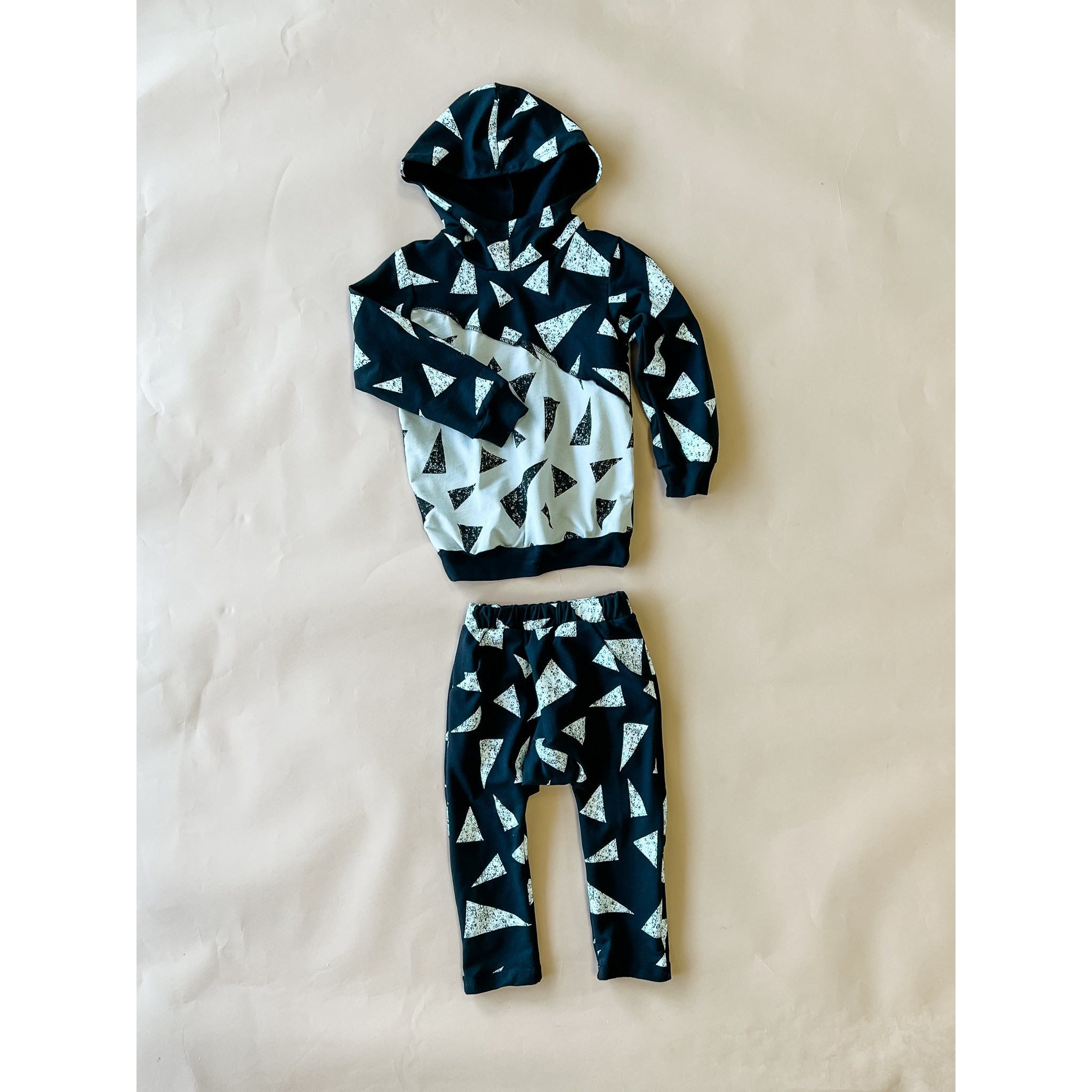 Colin Triangle Baby Set - Black | Soft & Stylish Newborn Outfit for Photos, Parties & Everyday Wear