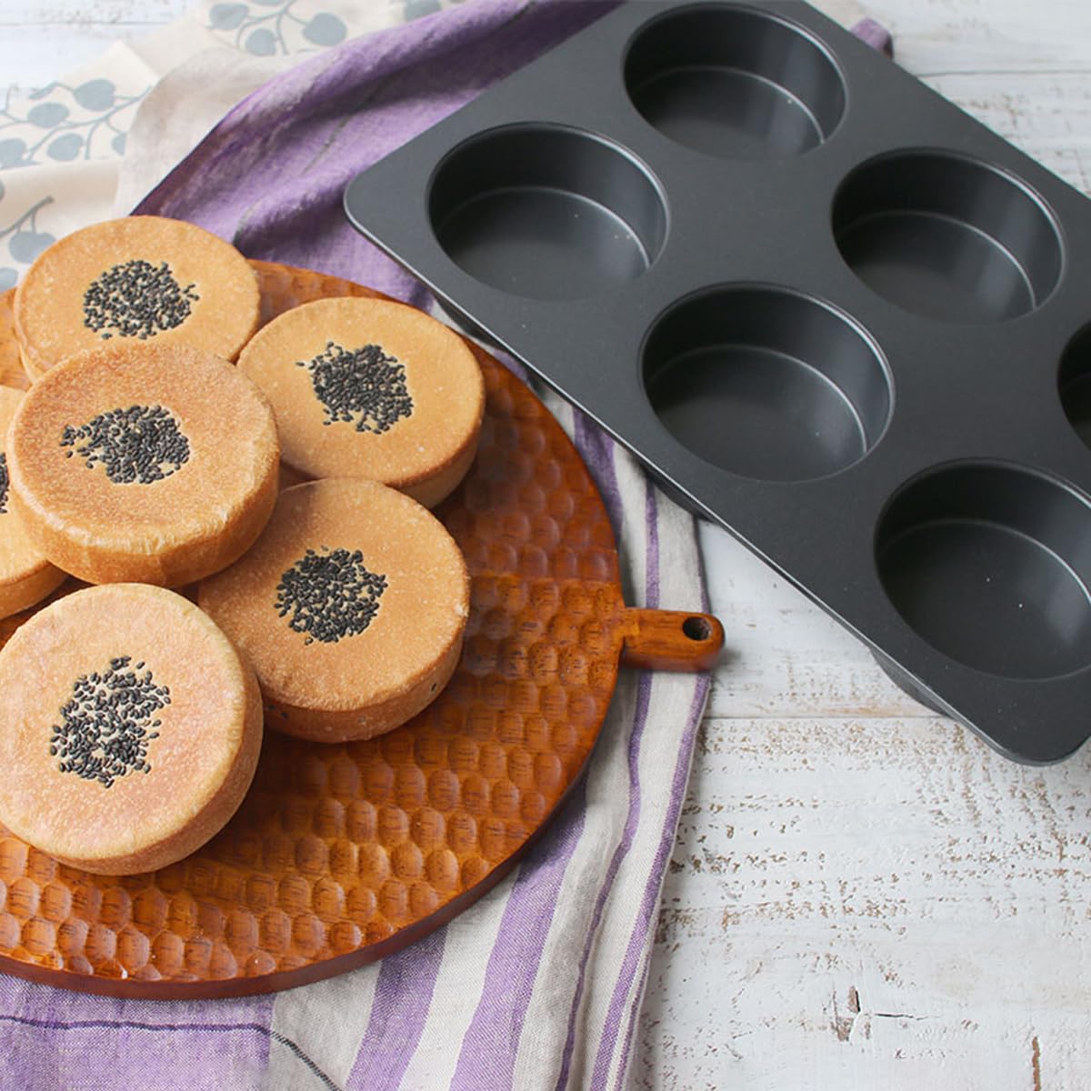 6-Cup Jumbo English Muffin Pan with Lid - Nonstick Baking Tray for Cupcakes, Burgers, Egg Sandwiches, Frittatas & More | Perfect for Home Baking, Breakfast Prep & Party Cooking