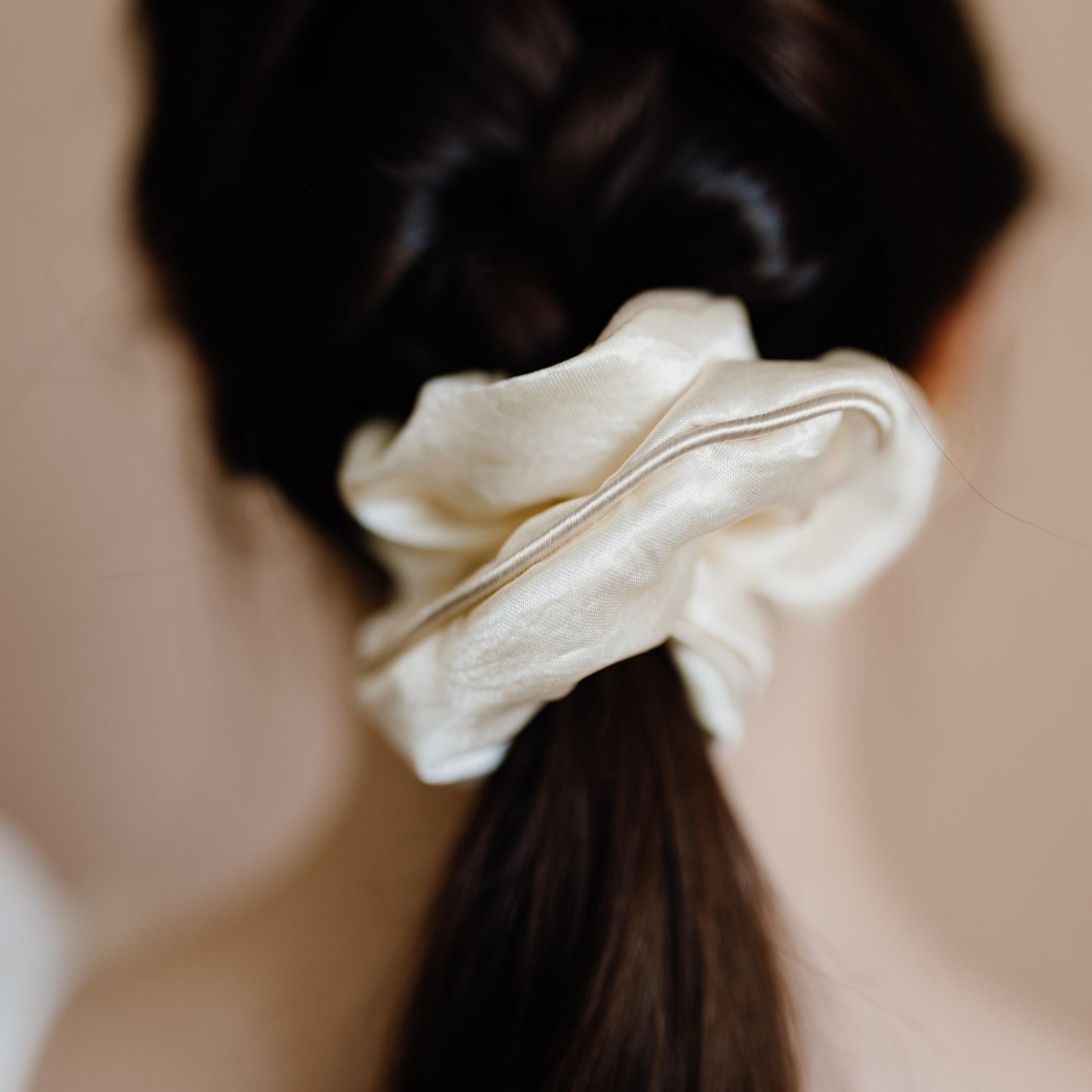 Chouchou Nina Satin Hair Bow Headband - Ivory Cellulose Satin for Women & Girls - Perfect for Weddings, Parties & Everyday Elegance