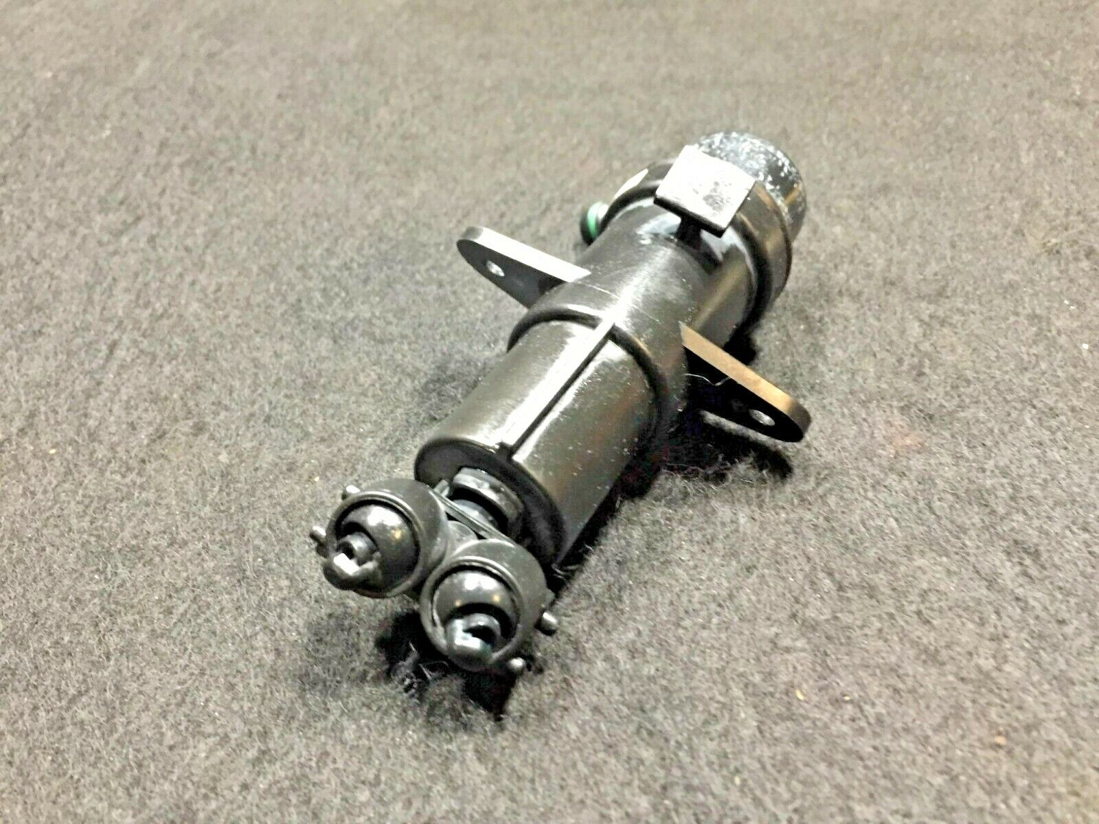 04 05 06 BMW X3 E83 Headlight Washer Nozzle Pump OEM D34 Replacement Part - Perfect for Night Driving & Winter Road Maintenance