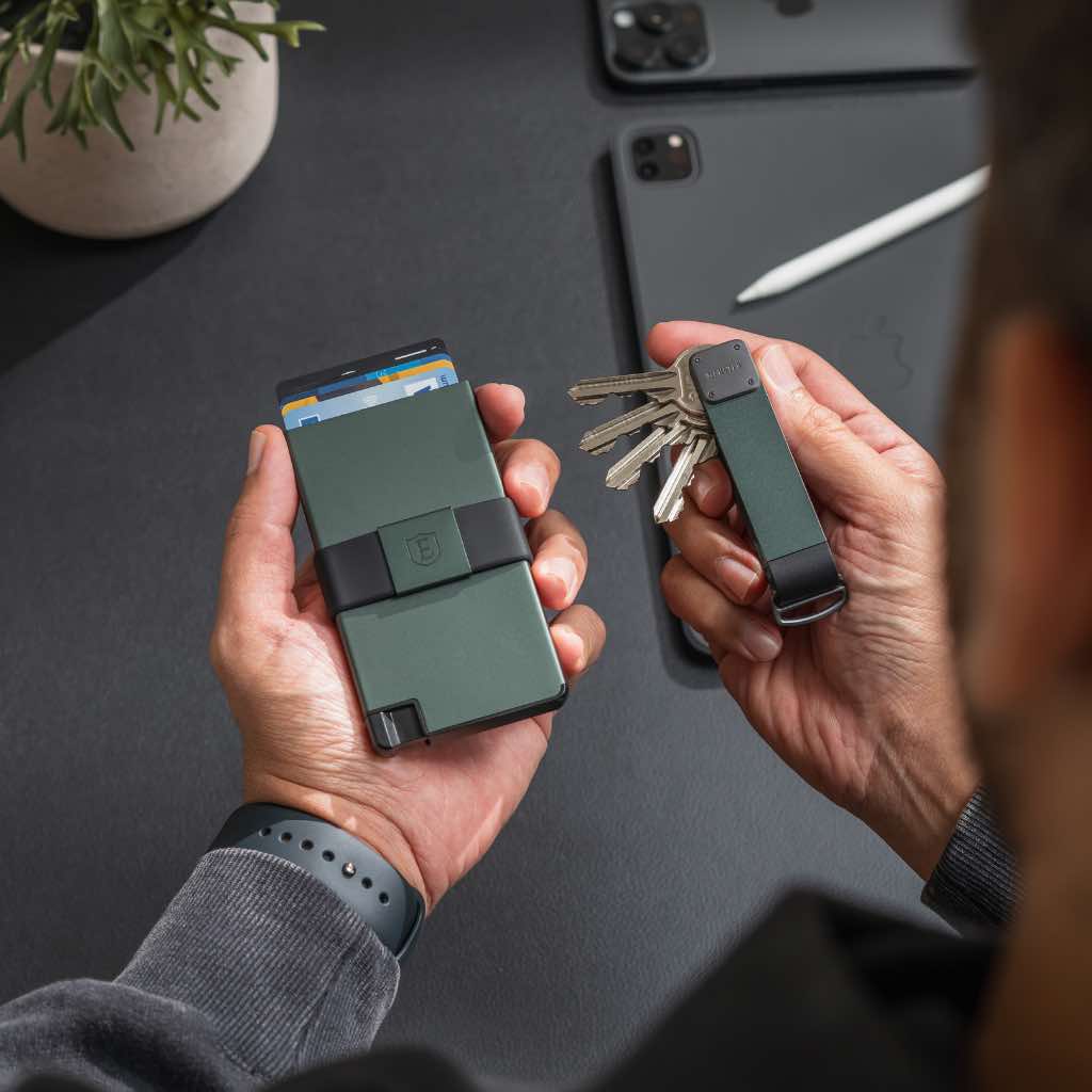 Trackable Wallet & Key Case Bundle - RFID Blocking Smart Wallet with GPS Tracker - Perfect for Travel, Work, and Everyday Use