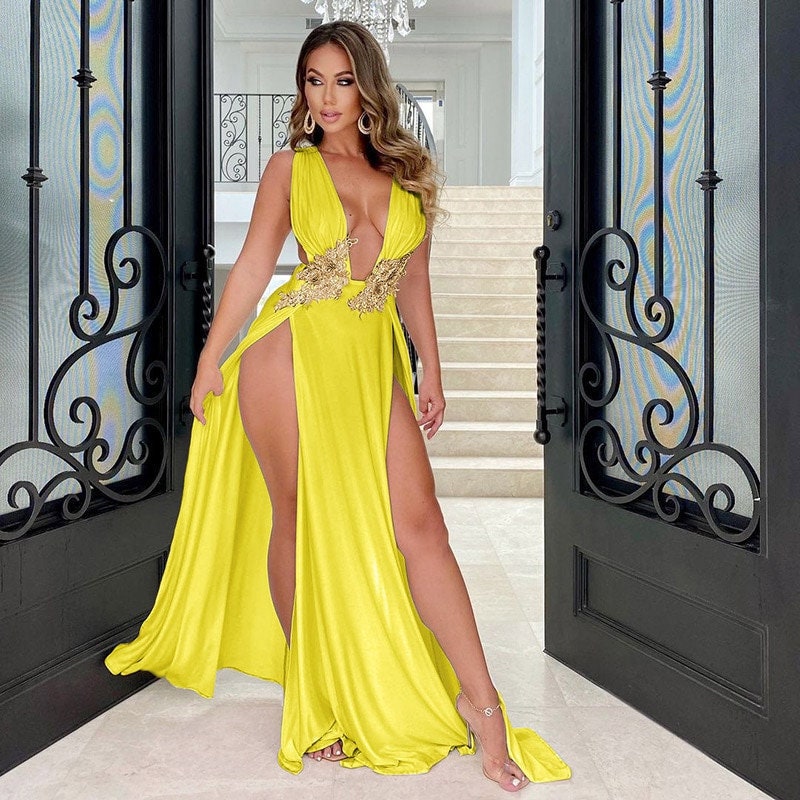 Elegant White Goddess Dress with High Slit - Maxi Costume for Halloween, Cosplay & Themed Parties - Perfect for Greek Goddess, Renaissance & Fantasy Events