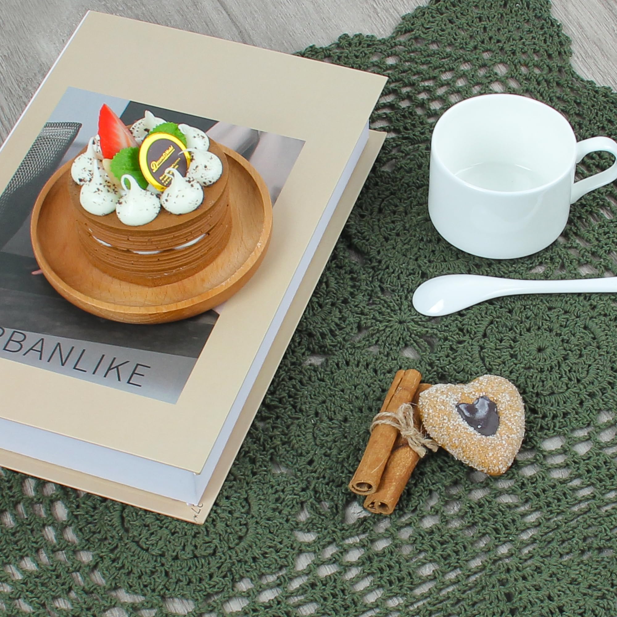 Kilofly Handmade Crochet Cotton Lace Table Placemats Doilies Set of 4 - Elegant Green Table Decor for Dining, Tea Parties & Home Decor