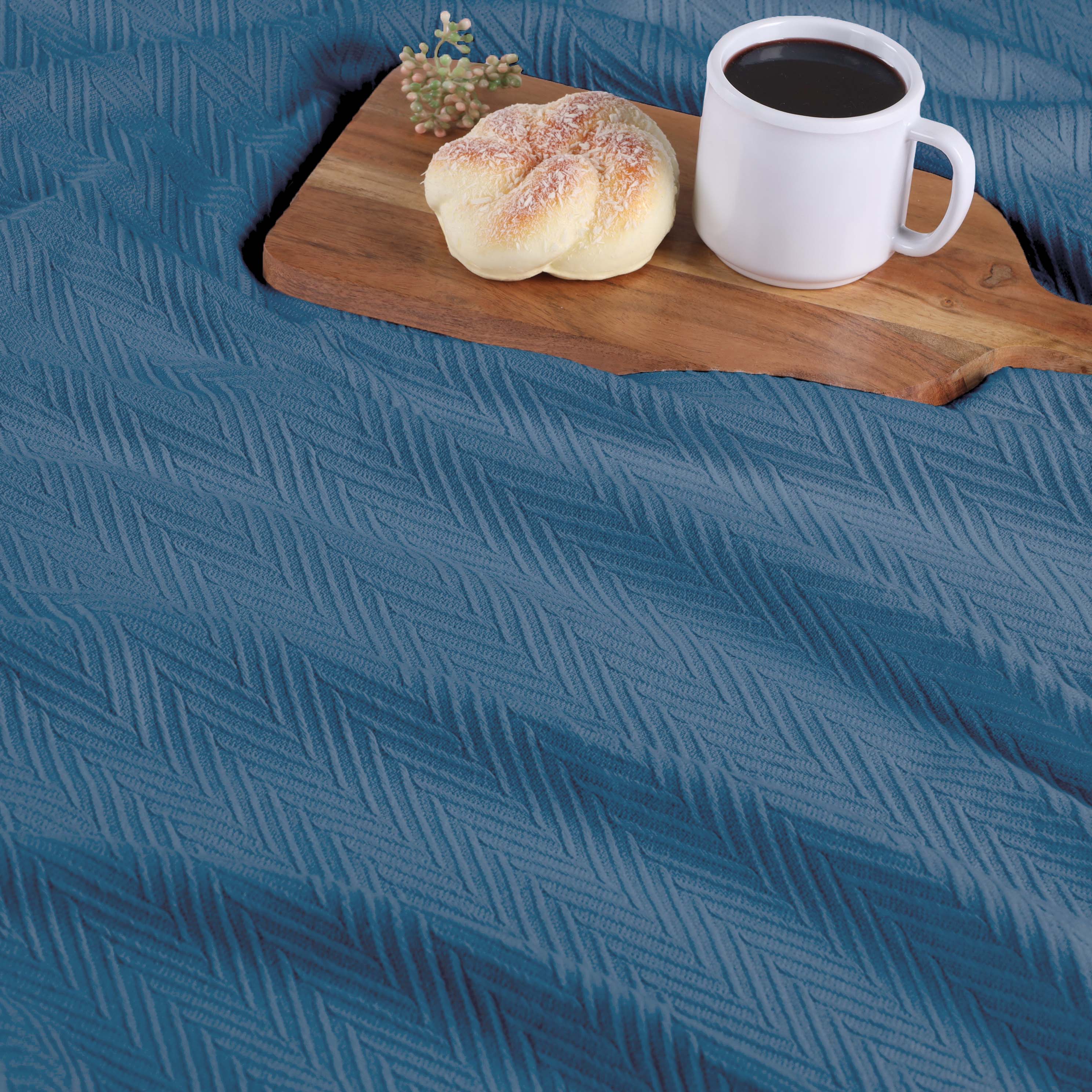 Soft All-Season Chevron Cotton Bed Blanket & Sofa Throw - Cozy Home Decor for Living Room, Bedroom, and Travel