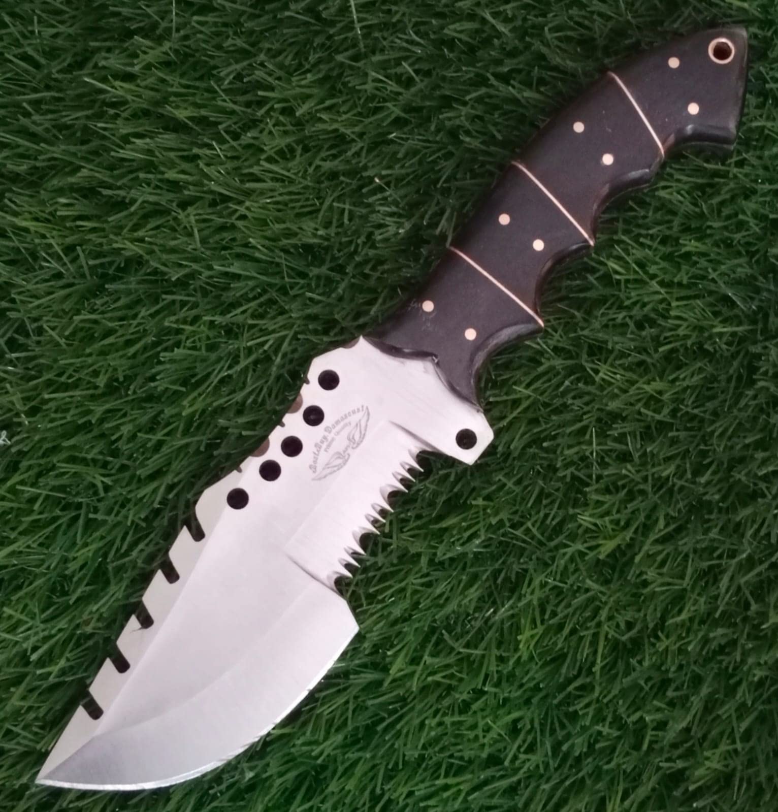 Premium Damascus Steel Hunting Knife - 420C Stainless Steel Fixed Blade with Buffalo Horn Handle (9.5