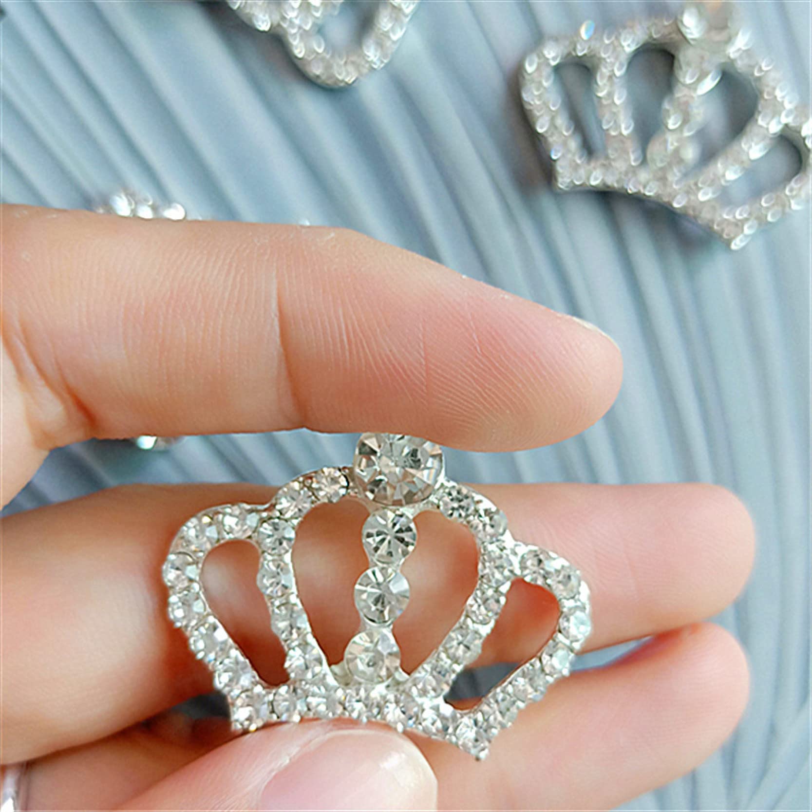 10Pcs Elegant Silver Crystal Crown Buttons for Wedding Invitations, DIY Scrapbooking & Craft Decorations - Perfect for Bridal Accessories, Gift Wrapping & Home Decor Projects