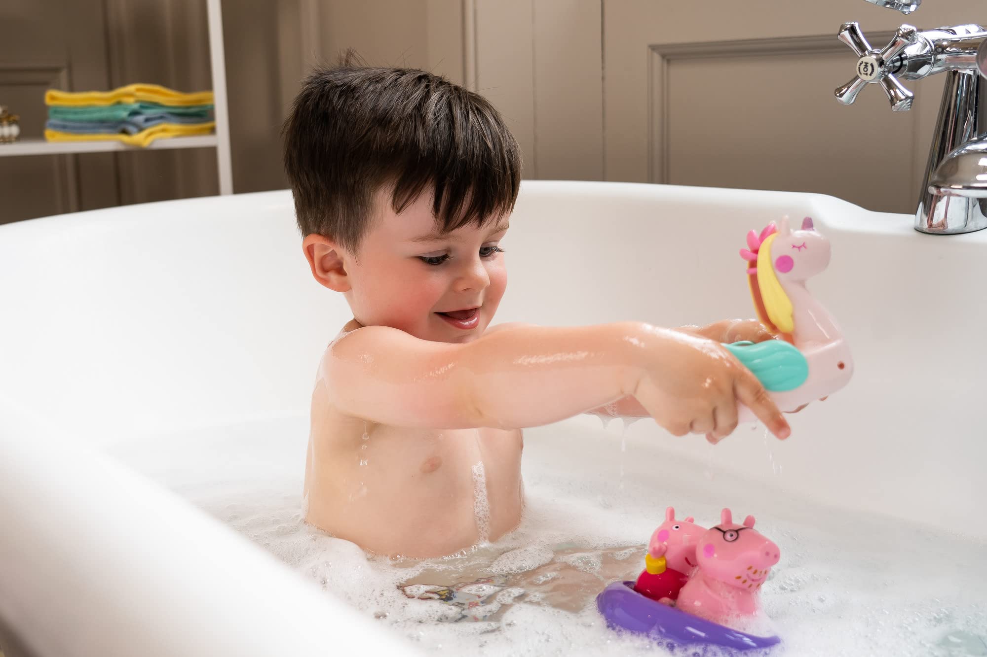 Peppa Pig E73319 Bath Toys for Kids - Colorful, Fun & Safe Bathtub Playtime for Toddlers & Children - Perfect for Bath Time, Pool, and Water Play Activities