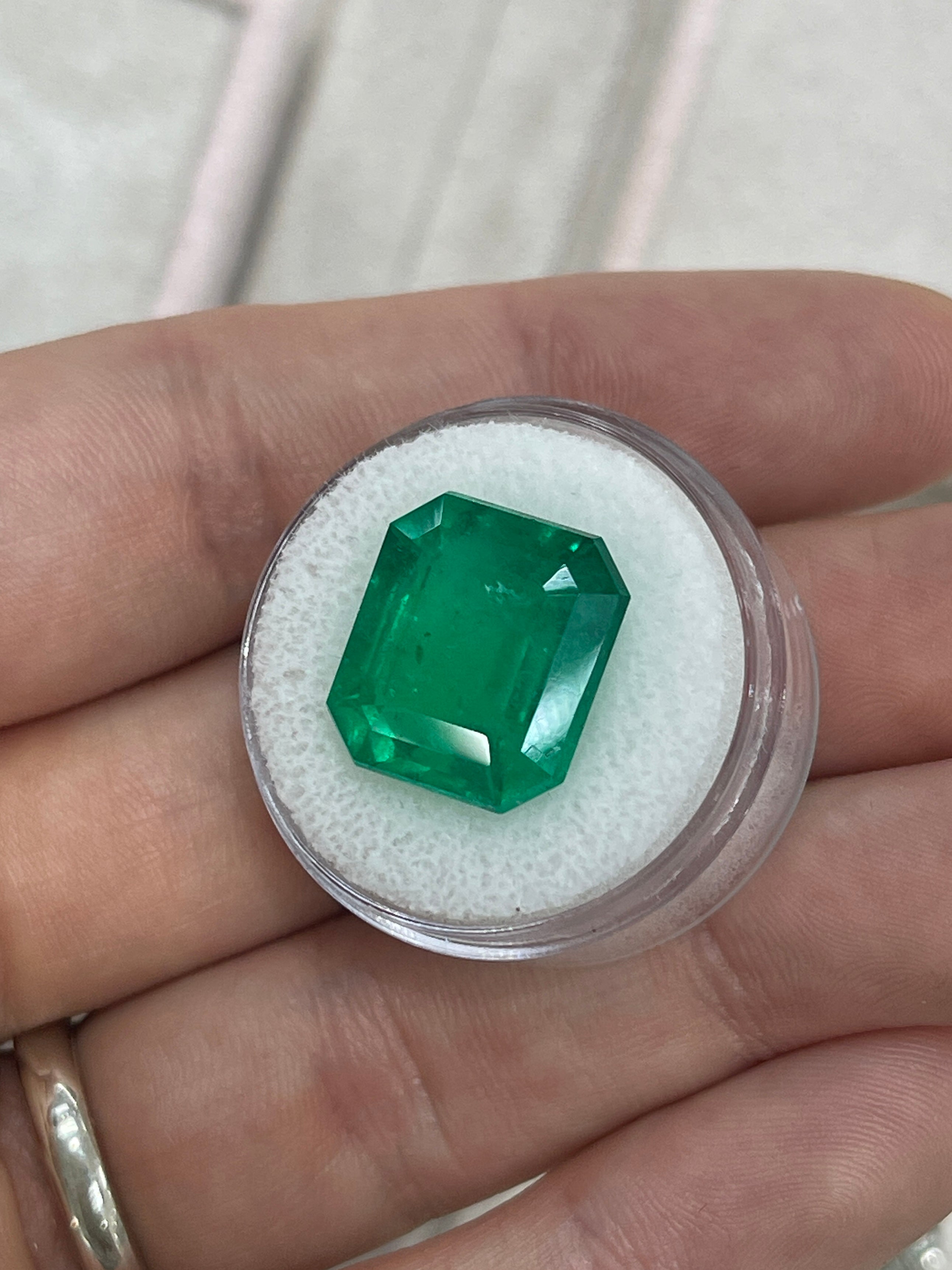 13.04 Carat Large 15x14mm AAA+ Loose Colombian Emerald Gemstone - Emerald Cut for Jewelry Making, Engagement Rings & Luxury Gifts