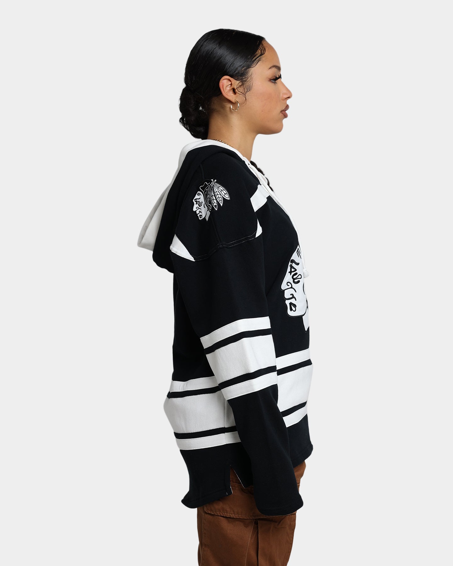 47 Brand Chicago Blackhawks Superior Lacer Hoodie - Men's NHL Team Logo Pullover Sweatshirt (Jet Black) - Perfect for Game Day, Casual Wear & Sports Fan Apparel
