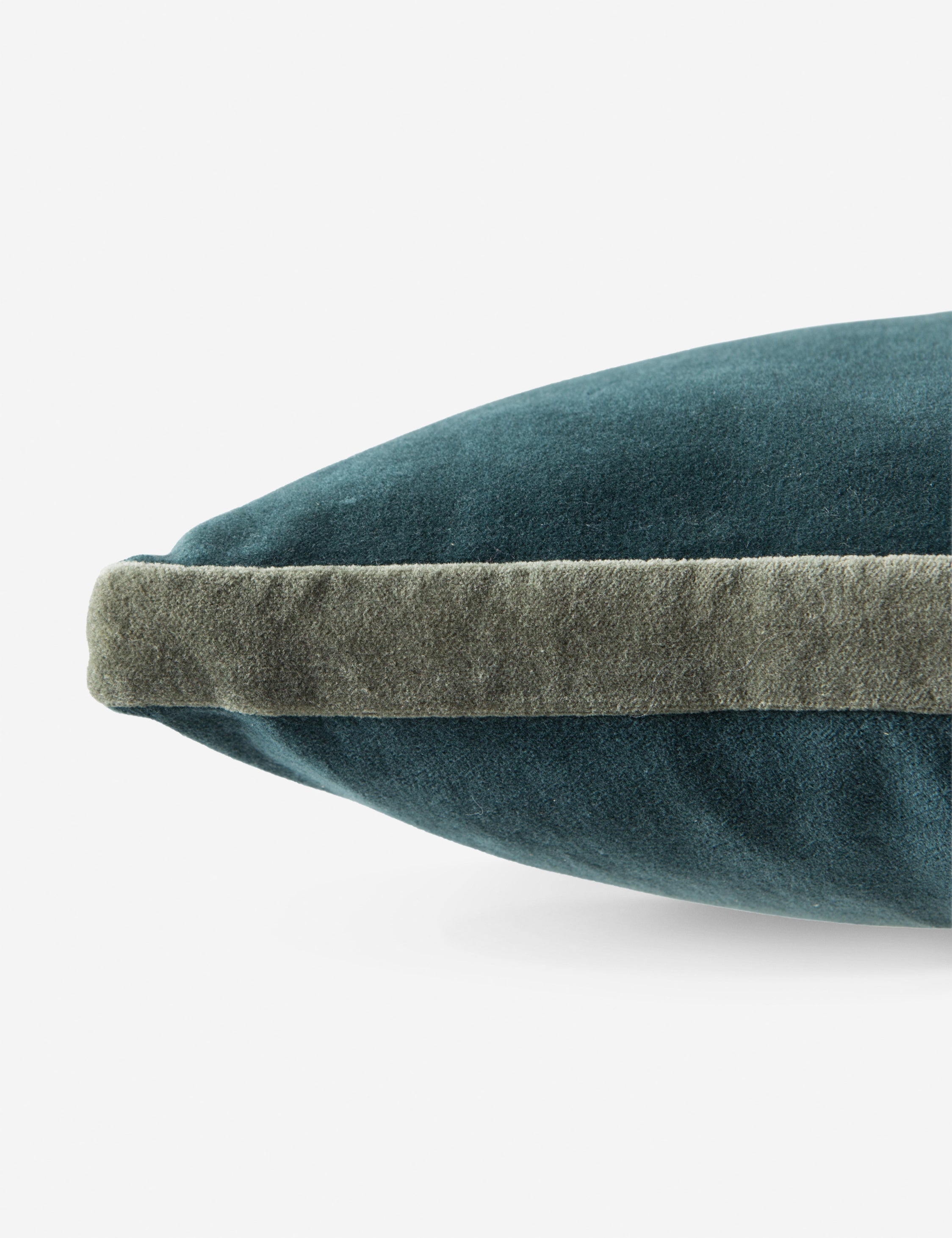 Bryn Pillow By Jaipur Living - Premium Decorative Throw Pillow for Sofa, Bed & Home Decor - Perfect for Living Room, Bedroom & Cozy Spaces