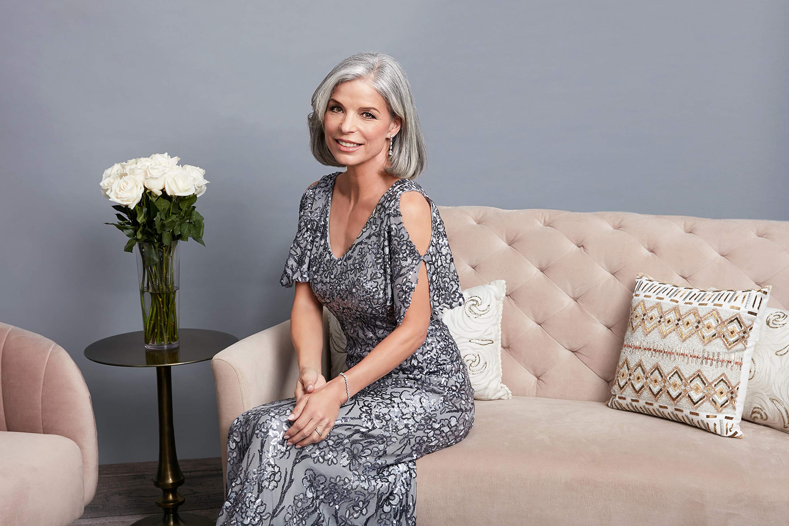 Alex Evenings Women's Long Sequin Mother of The Bride Dress with Cold Shoulder & Flutter Sleeves - Petite & Regular Sizes - Perfect for Weddings, Galas & Formal Events