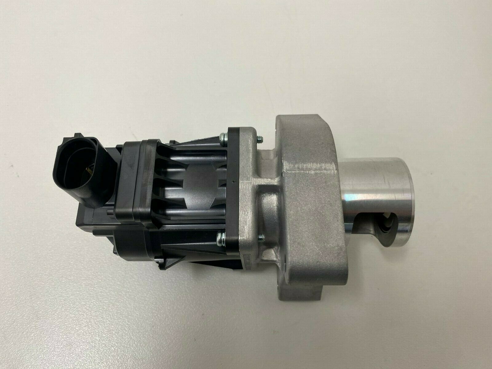 Genuine Holden Cruze & Captiva Turbo Diesel EGR Valve - Improve Engine Performance & Reduce Emissions - Perfect for Diesel Engine Maintenance & Repair