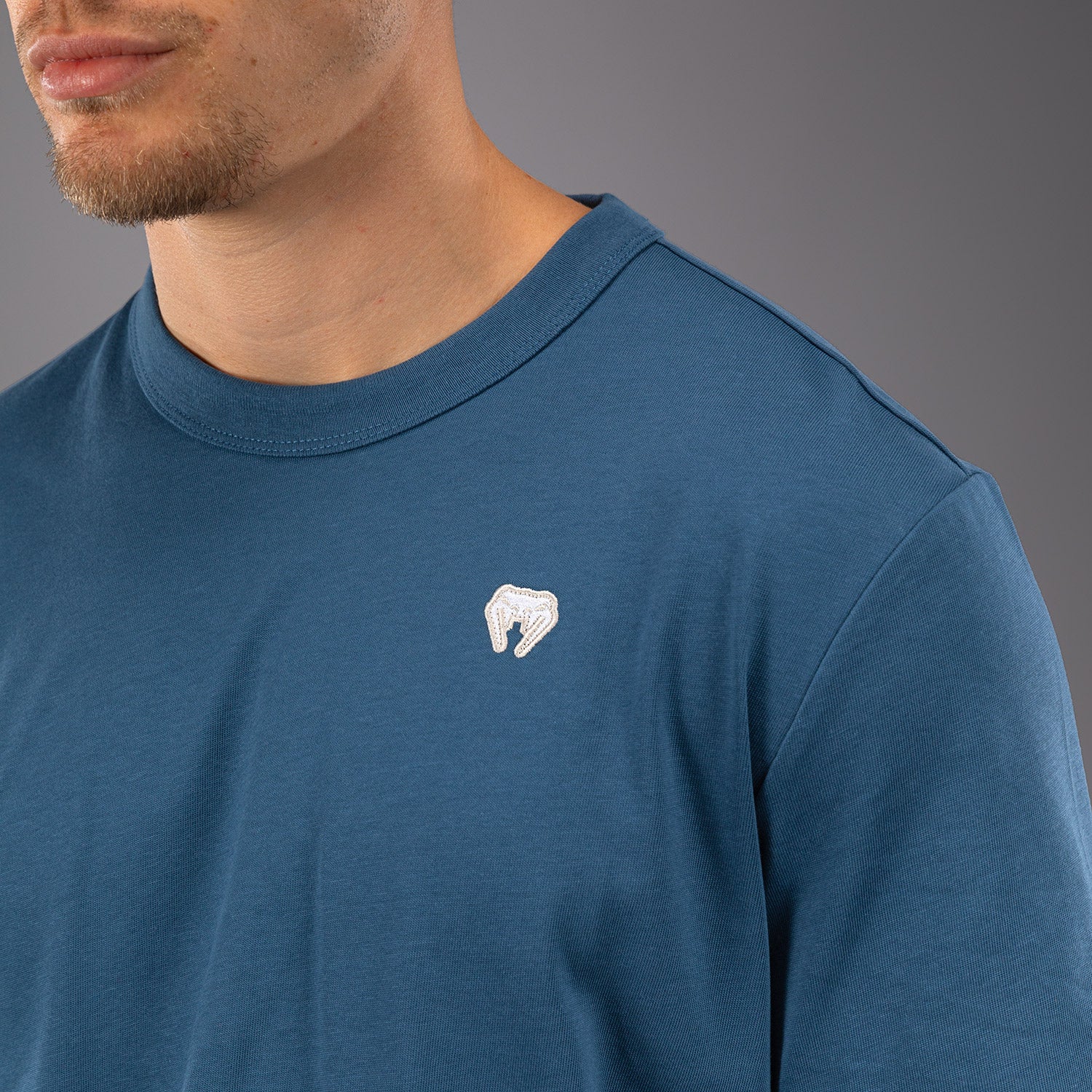 Venum Silent Power T-Shirt for Men - Peacock Blue - Lightweight & Breathable Training & Gym Workout Shirt for MMA, Boxing & Fitness