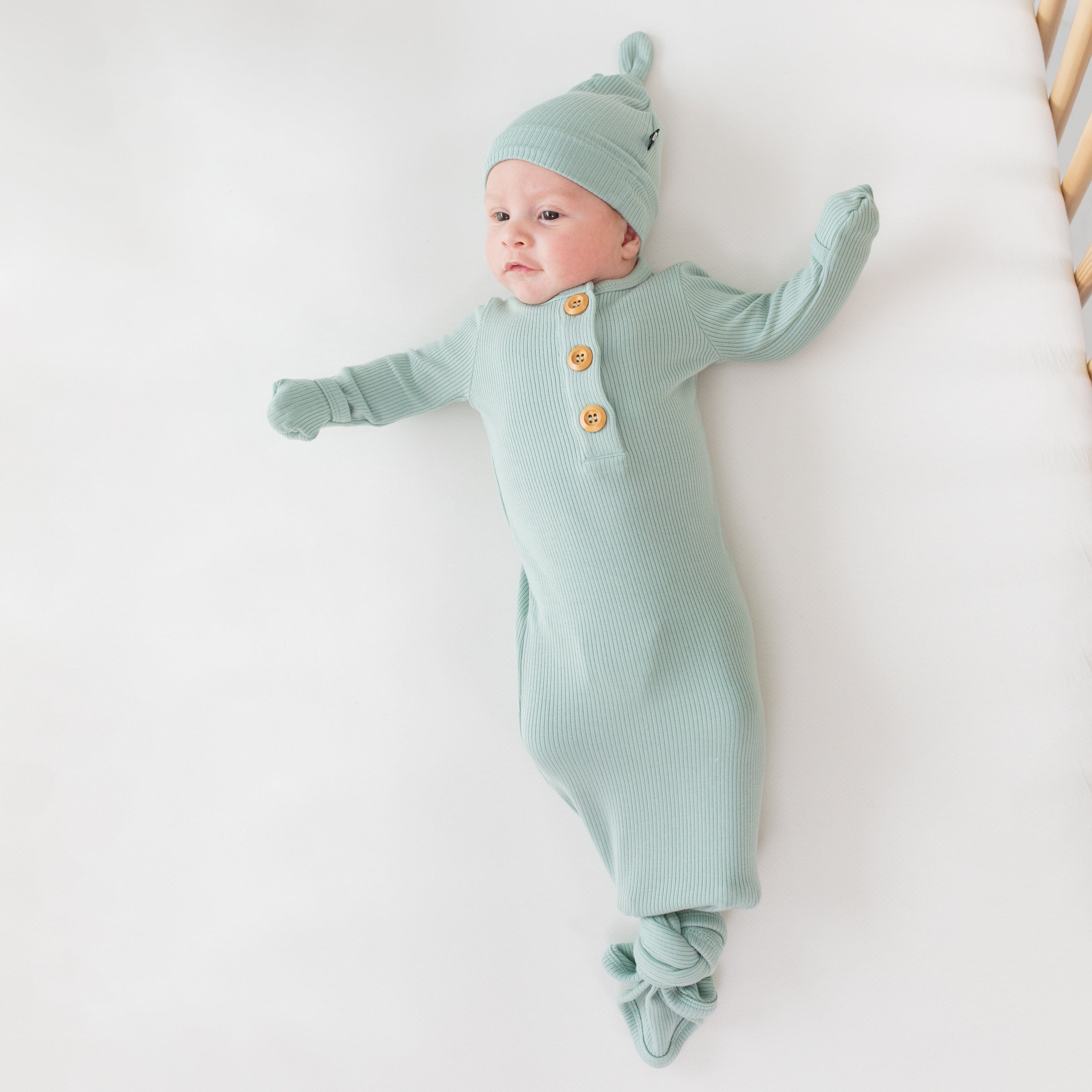 Elegant Sage Green Ribbed Knotted Gown with Matching Hat Set - Perfect for Maternity Photos, Baby Showers & Special Occasions